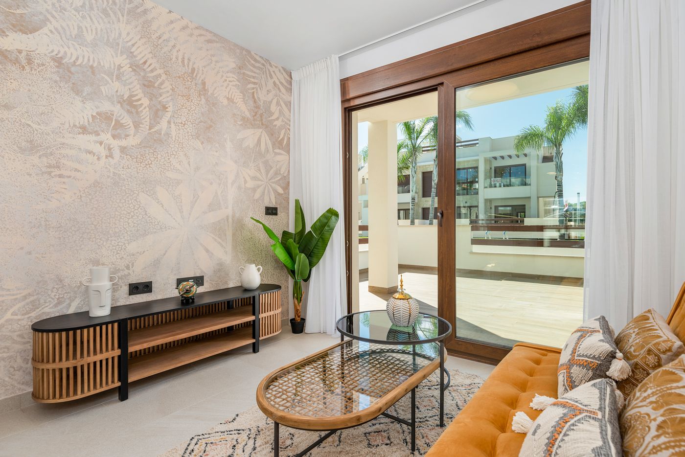 Bonito apartamento en planta baja .