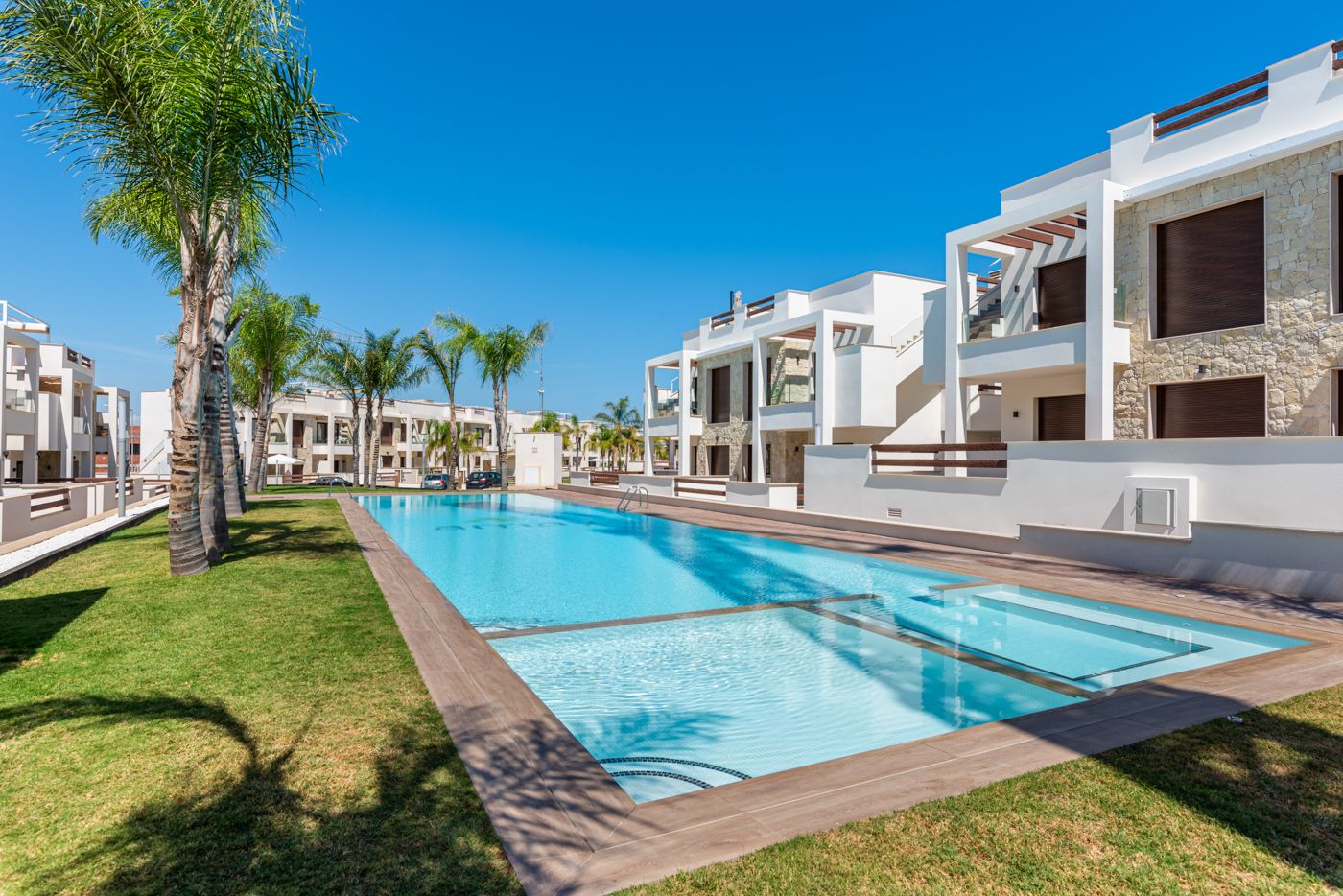 Bonito apartamento en planta baja .