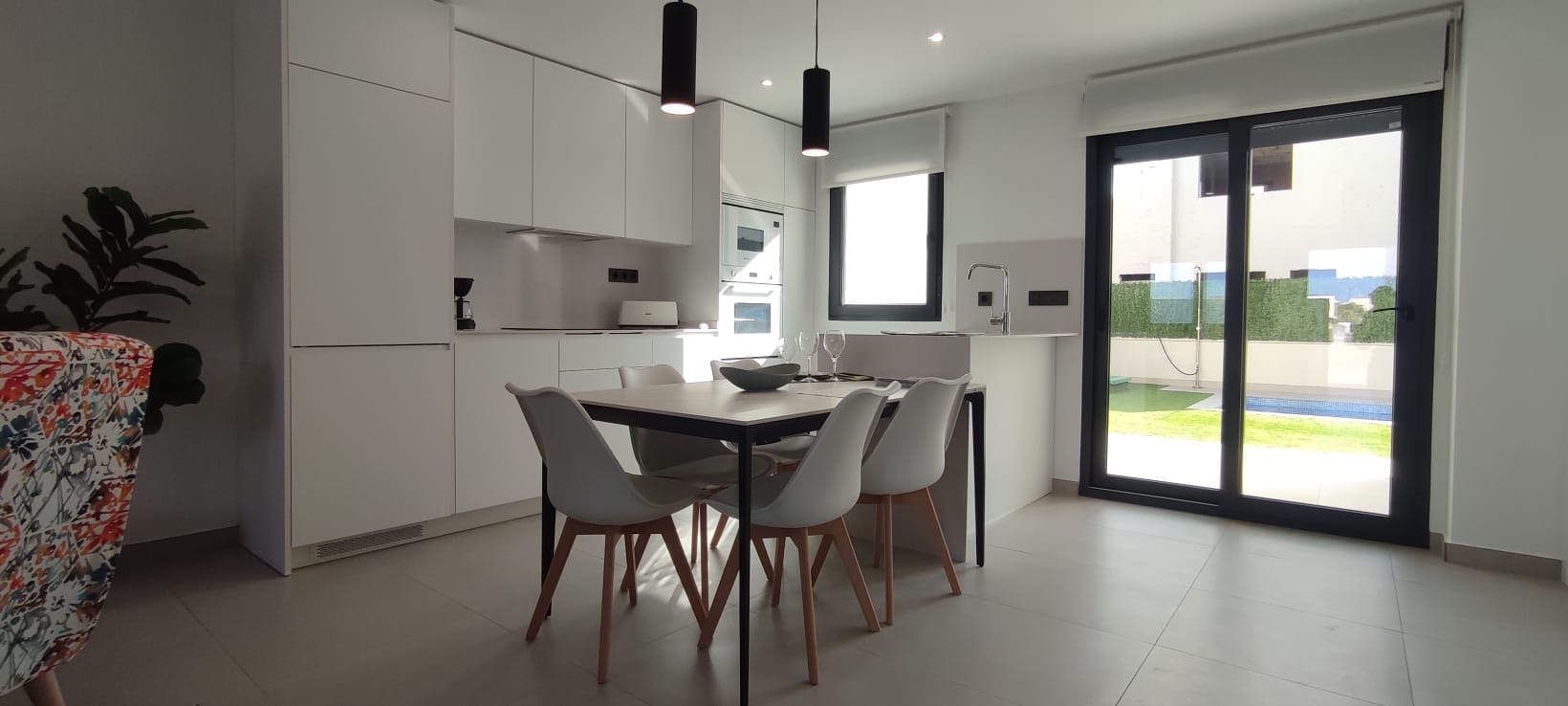 Chalet en venta con 3 dormitorios y piscina privada en Cartagena