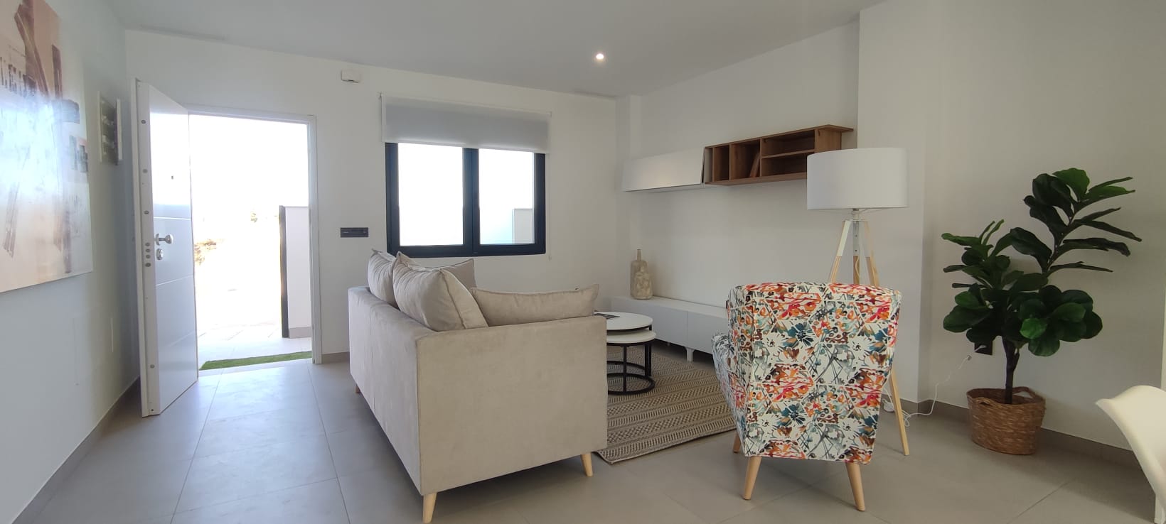 Chalet en venta con 3 dormitorios y piscina privada en Cartagena