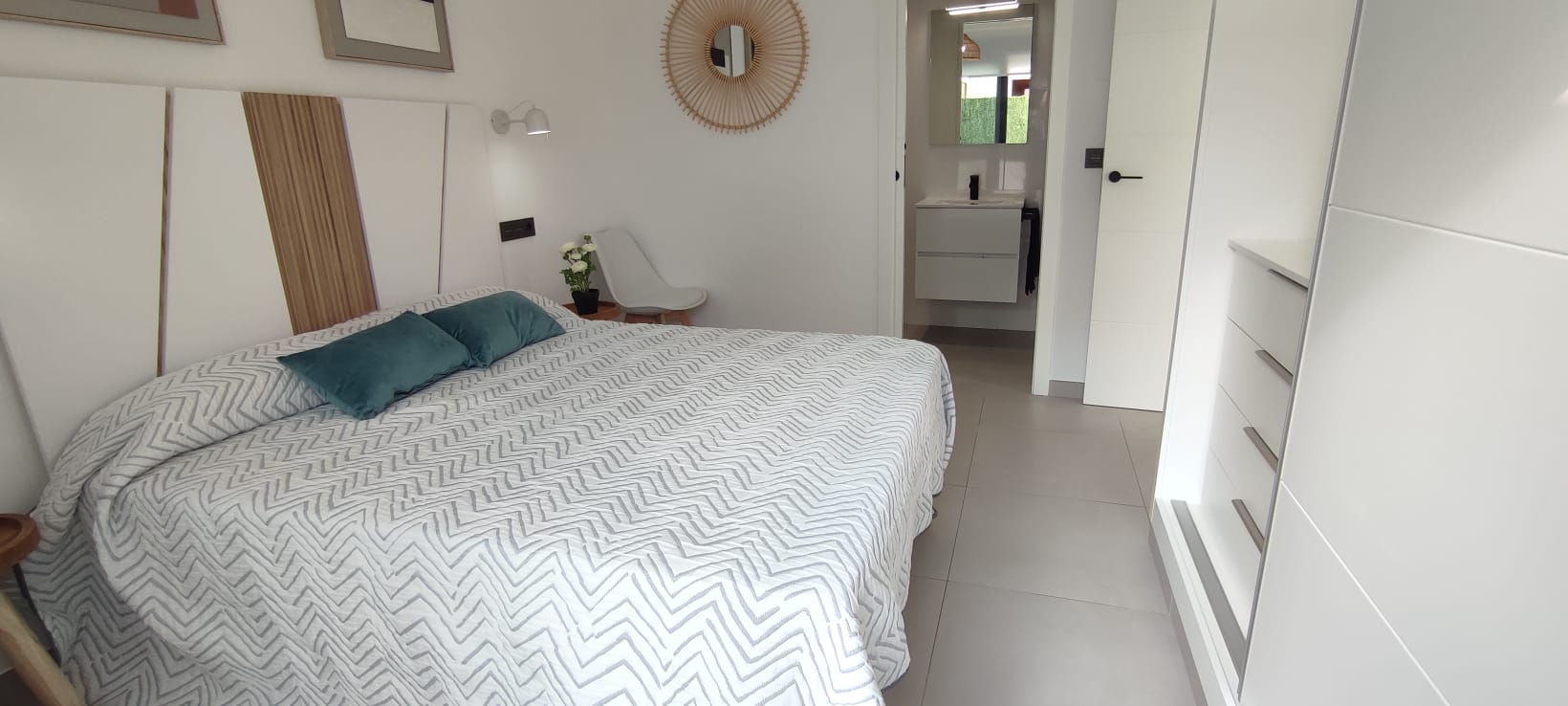 Chalet en venta con 3 dormitorios y piscina privada en Cartagena
