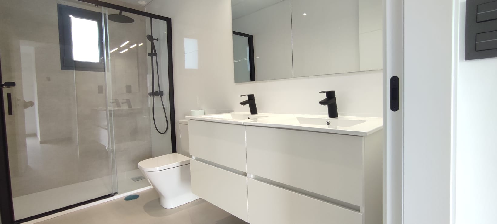 Chalet en venta con 3 dormitorios y piscina privada en Cartagena