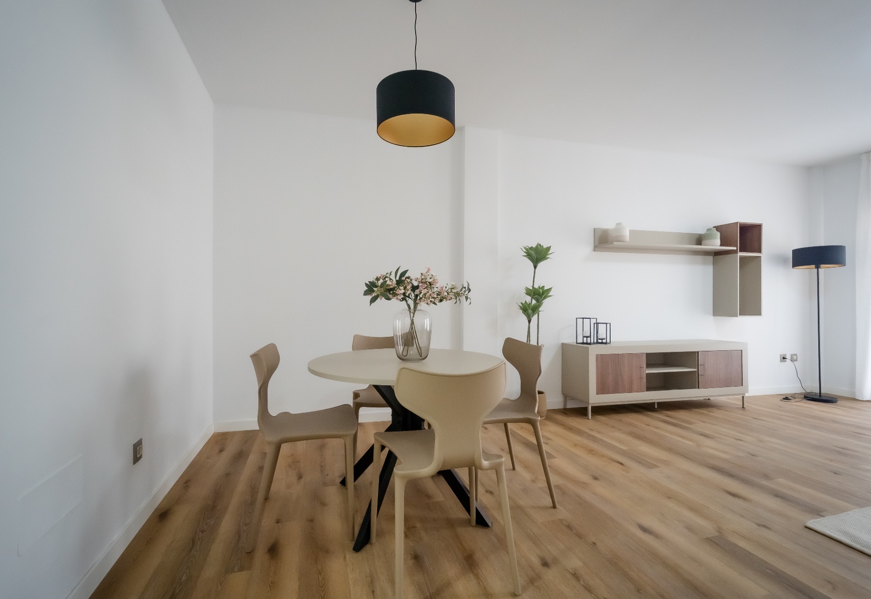 Apartamentos de 2 Dormitorios en Herrerias ( Almeria ) a solo 5 Minutos de la Playa. Fecha de Entrega 01/2026!!!!