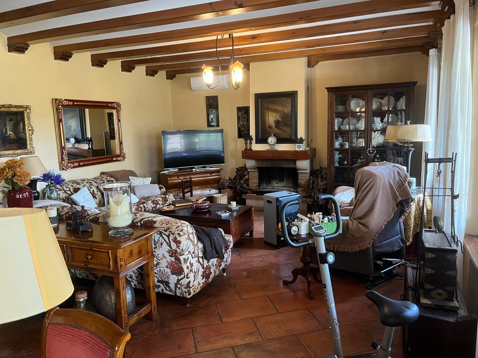 Fabulosa Villa con 8 Dormitorios a 20 Minutos de la Playa
