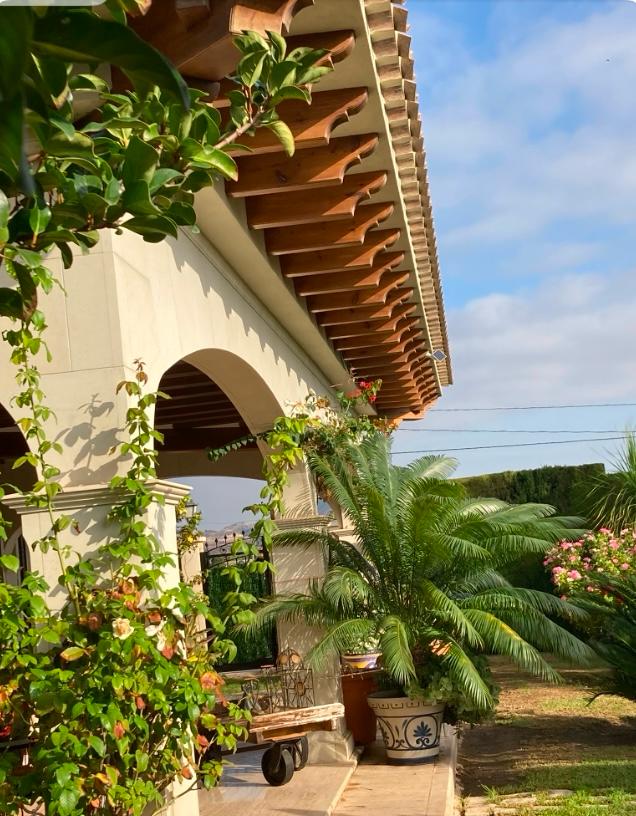 Fabulosa Villa con 8 Dormitorios a 20 Minutos de la Playa