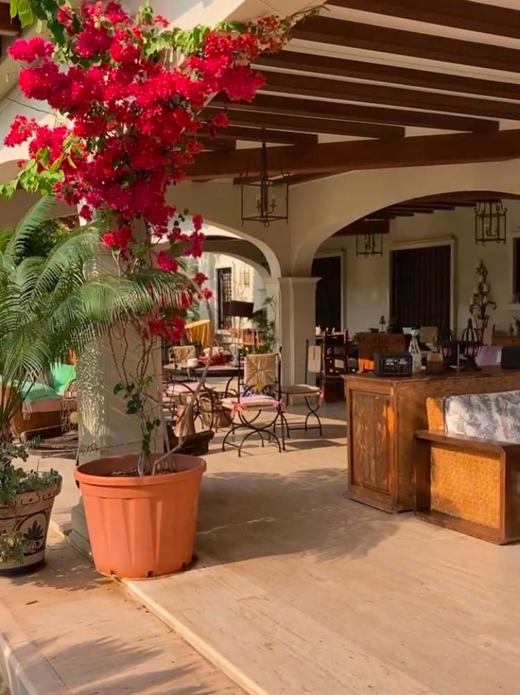 Fabulosa Villa con 8 Dormitorios a 20 Minutos de la Playa