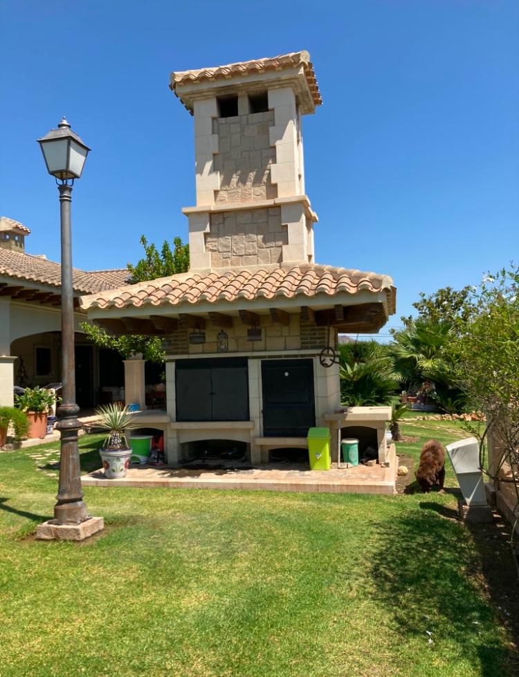 Fabulosa Villa con 8 Dormitorios a 20 Minutos de la Playa