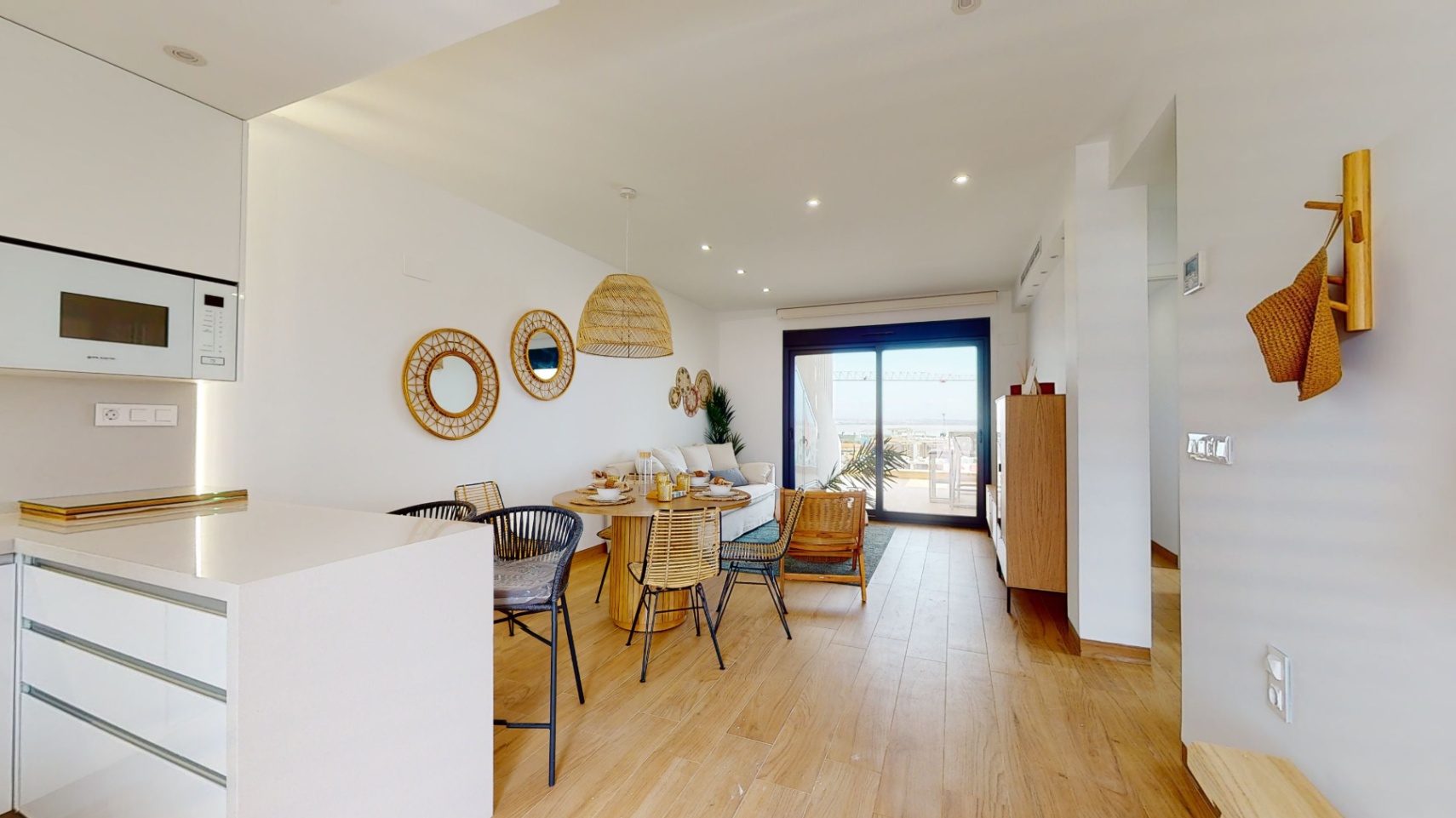 Bungalows de lujo en Torrevieja con 2 dormitorios y 2 baños. Ultimas dos Viviendas. Entrega Sept. 2026