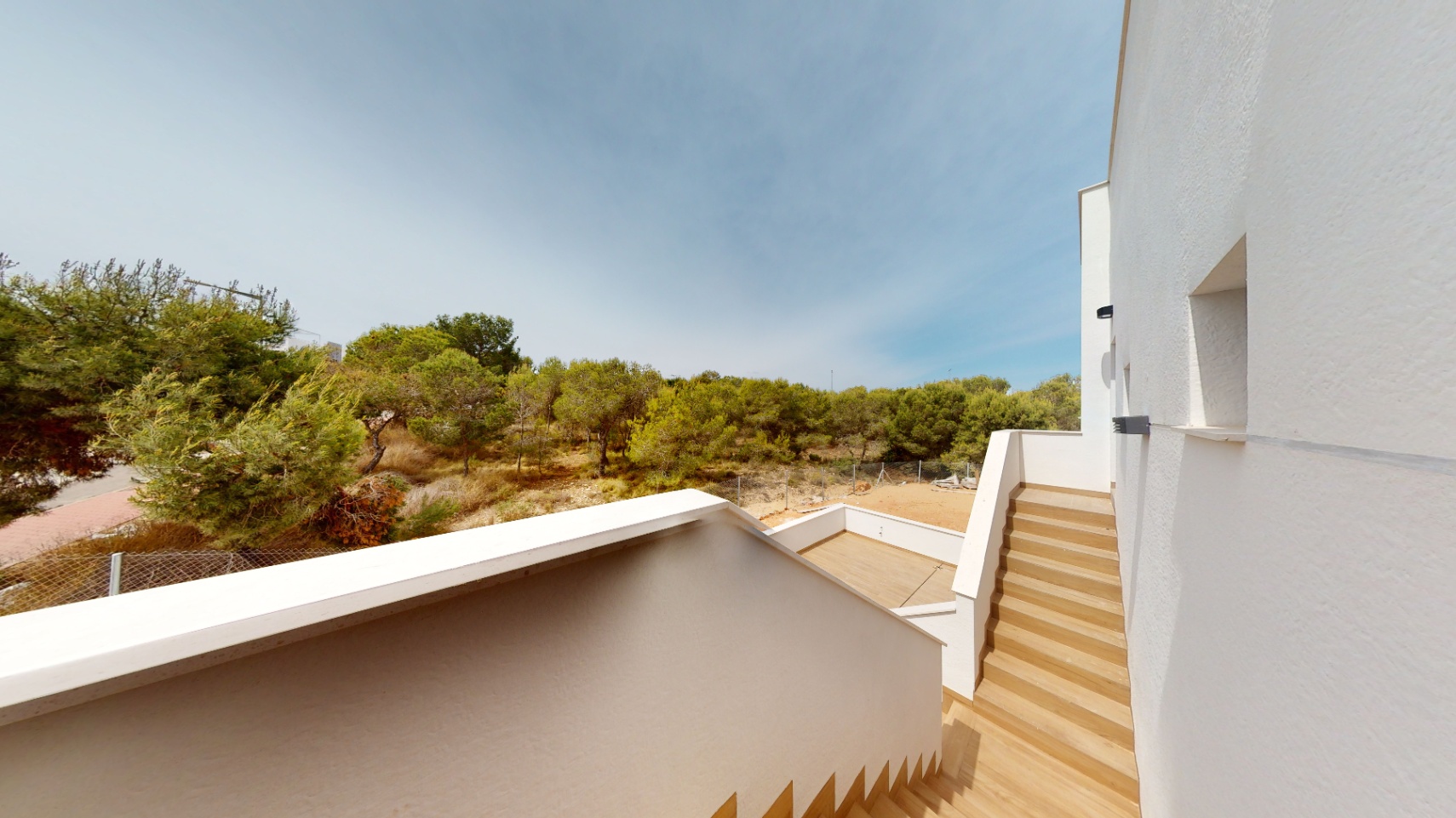 Bungalows de lujo en Torrevieja con 2 dormitorios y 2 baños. Ultimas dos Viviendas. Entrega Sept. 2026