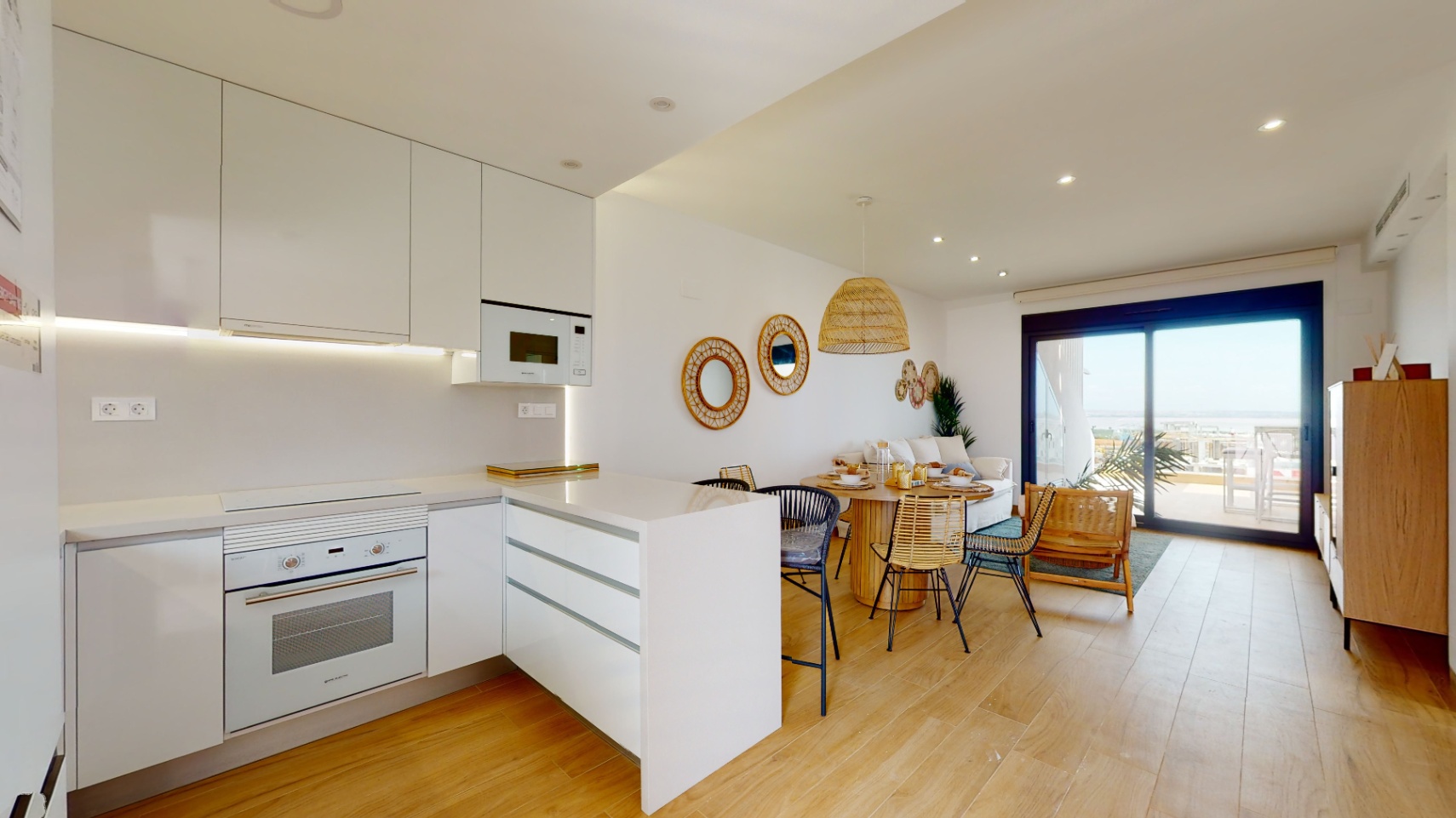 Bungalows de lujo en Torrevieja con 2 dormitorios y 2 baños. Ultimas dos Viviendas. Entrega Sept. 2026
