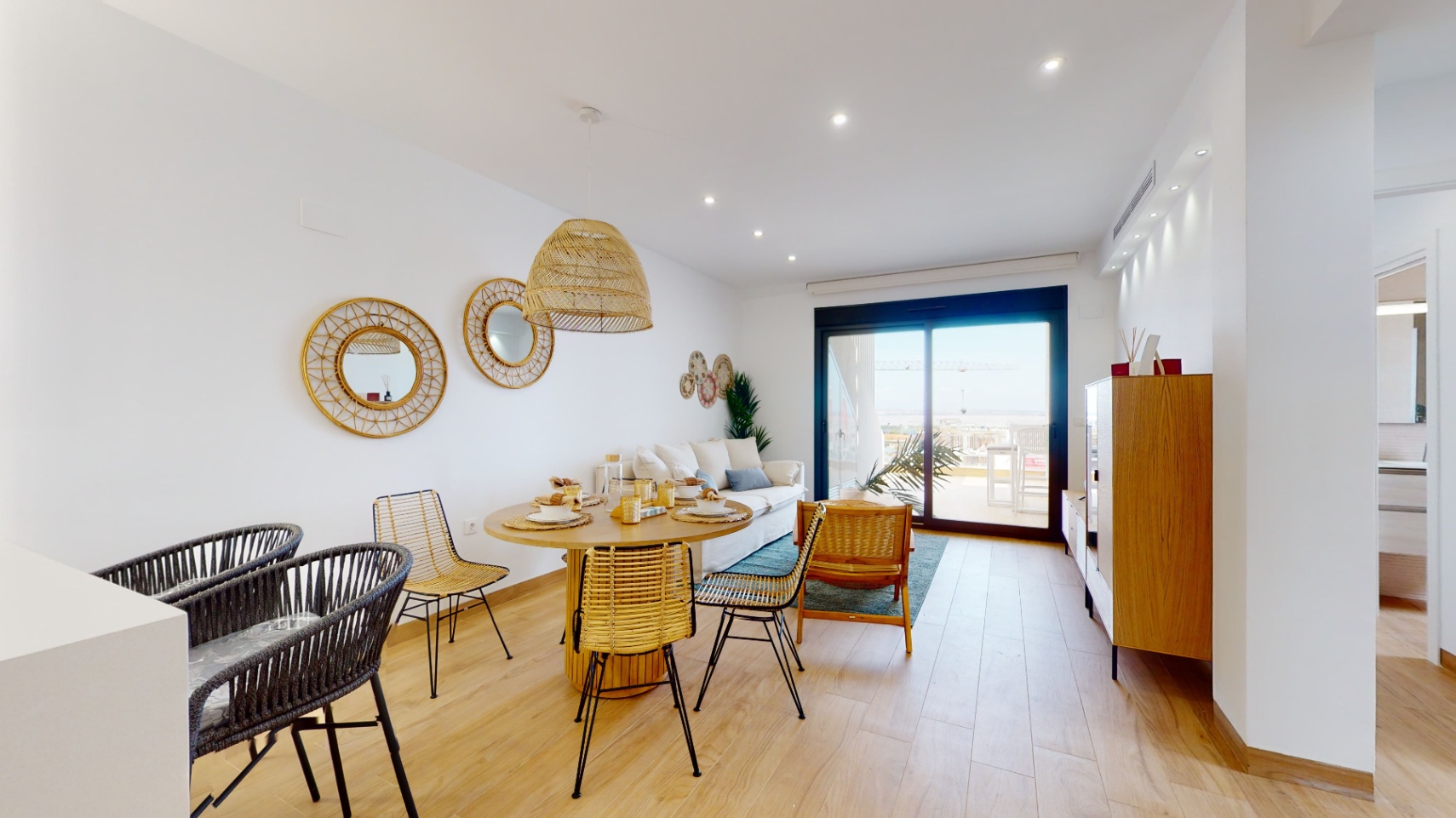 Bungalows de lujo en Torrevieja con 2 dormitorios y 2 baños. Ultimas dos Viviendas. Entrega Sept. 2026