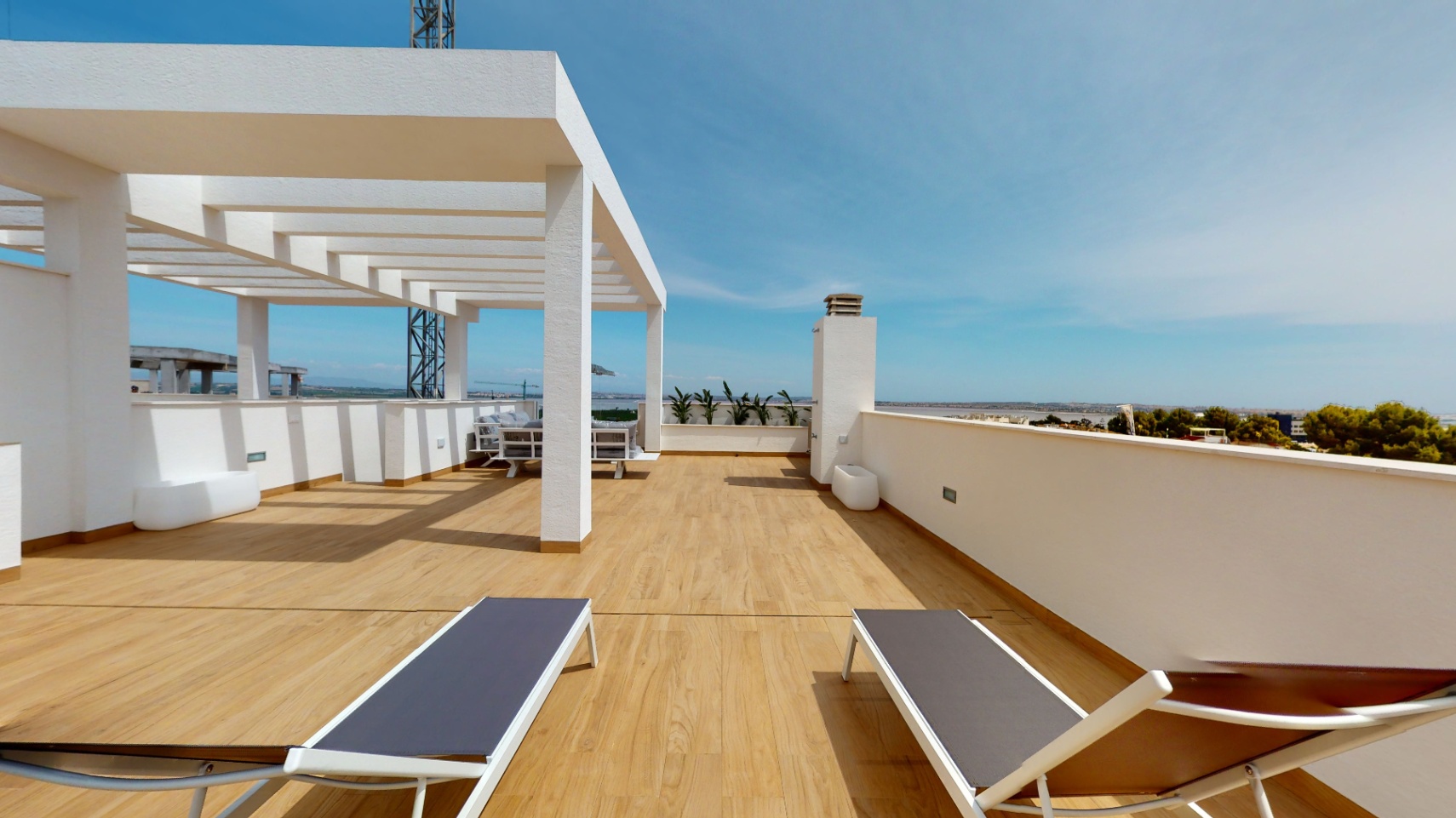Bungalows de lujo en Torrevieja con 2 dormitorios y 2 baños. Ultimas dos Viviendas. Entrega Sept. 2026