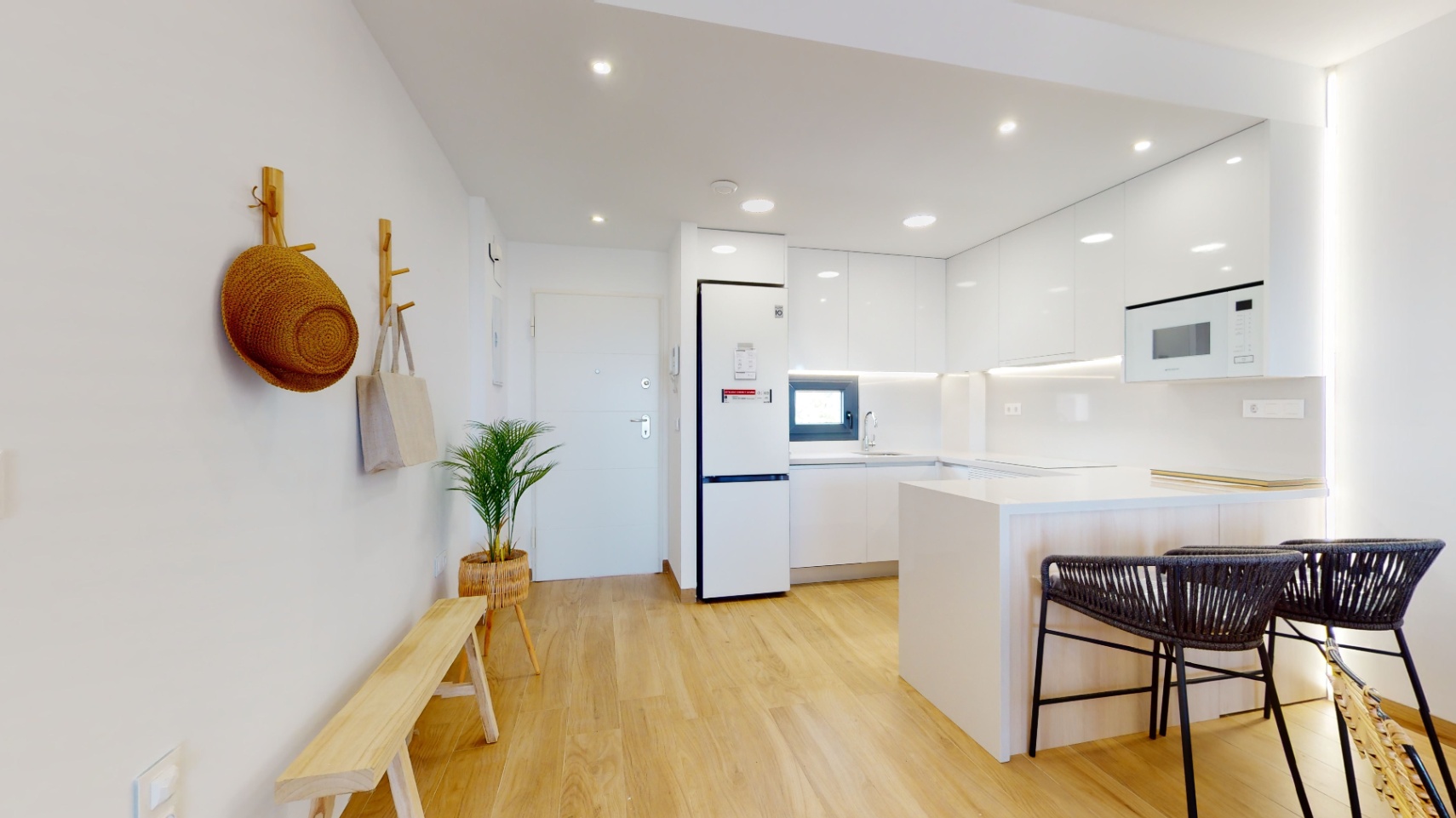 Bungalows de lujo en Torrevieja con 2 dormitorios y 2 baños. Ultimas dos Viviendas. Entrega Sept. 2026