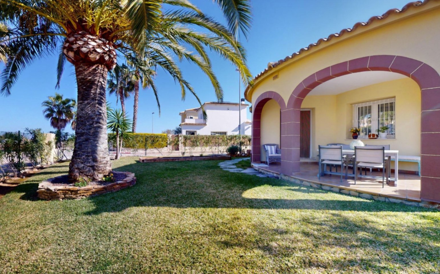 Magnifique villa individuelle à seulement 250 mètres de la mer.
