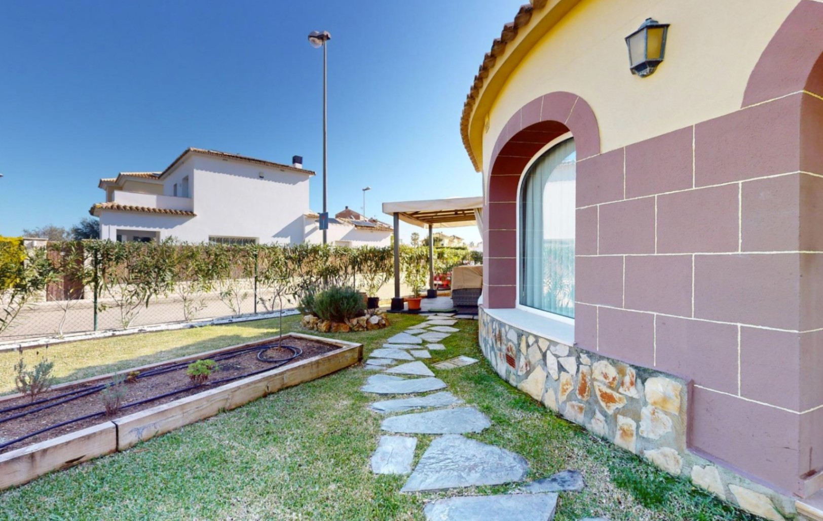 Magnifique villa individuelle à seulement 250 mètres de la mer.