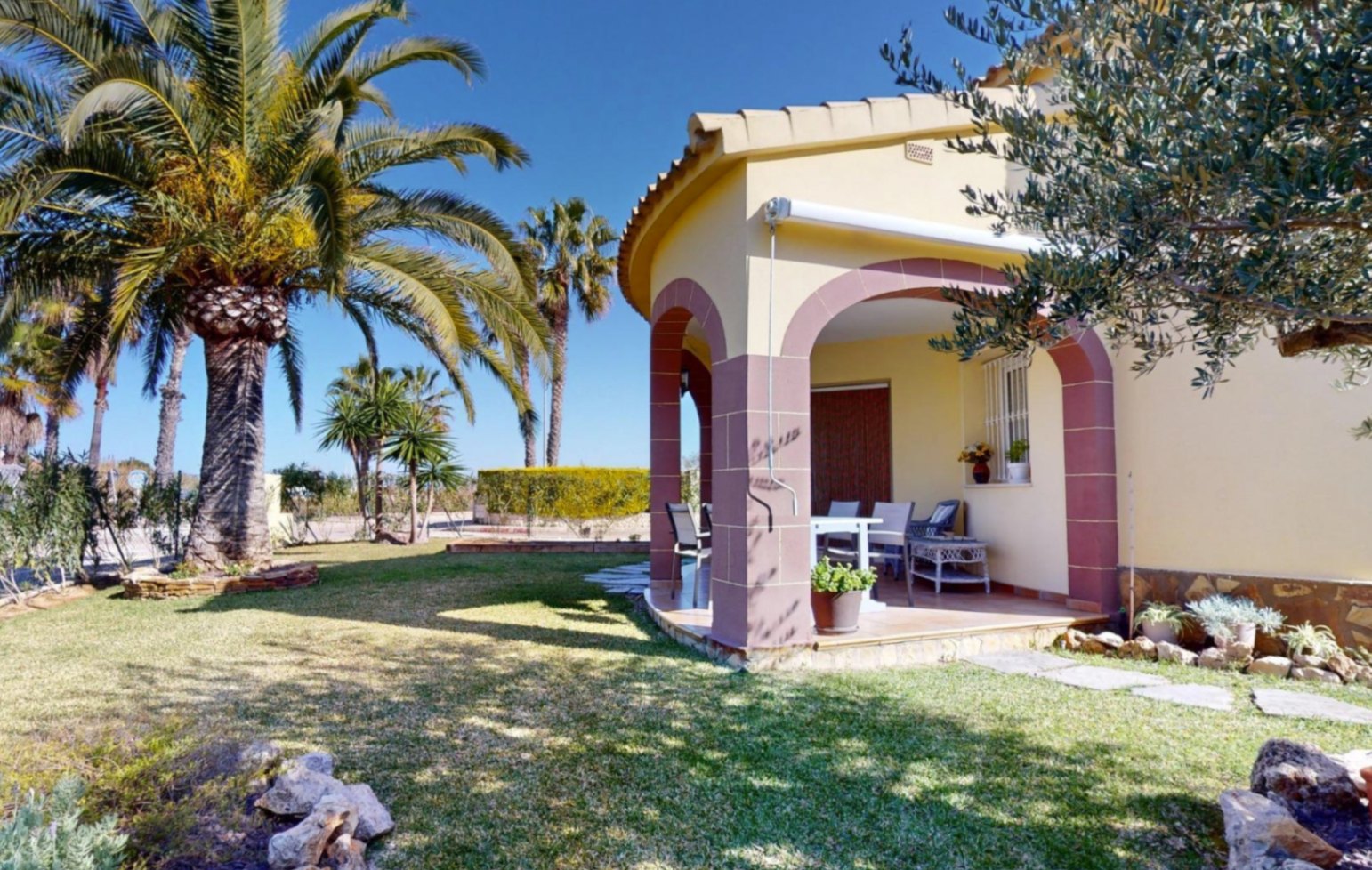 Magnifique villa individuelle à seulement 250 mètres de la mer.