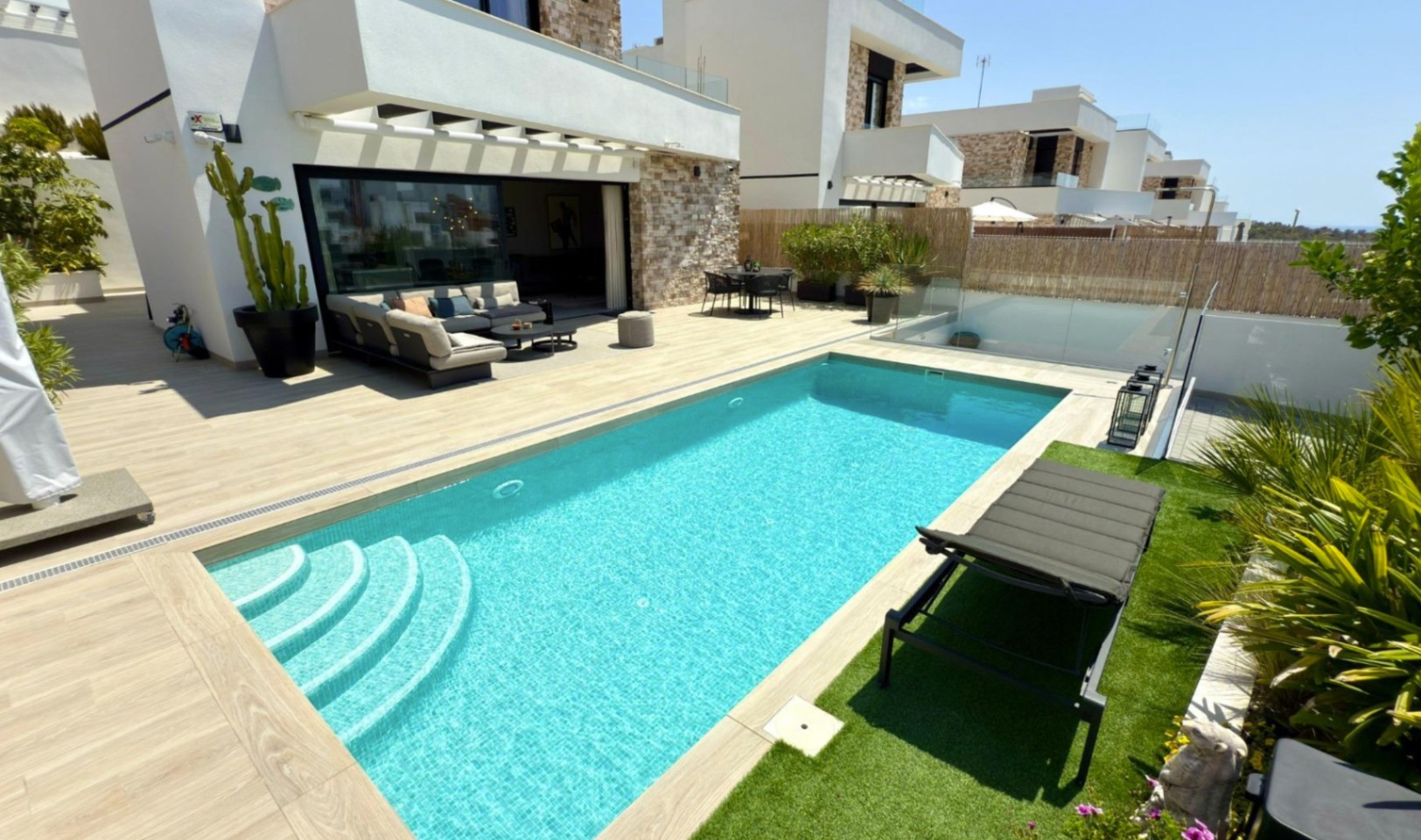 Magnifica Villa con vistas al mar .