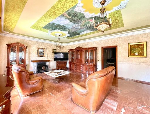 Elegantes Chalet mit privatem Pool.