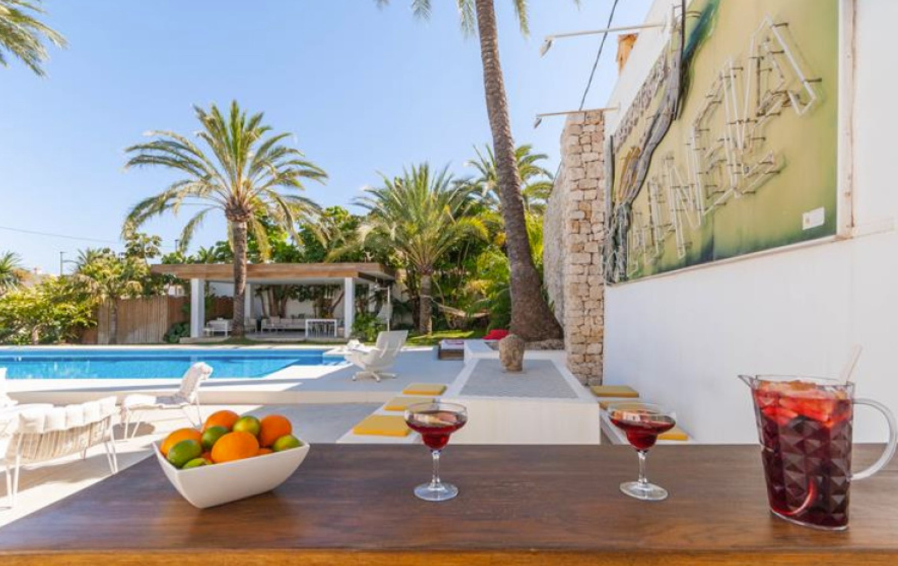 Mediterrane Villa mit tropischem Garten und privatem Pool