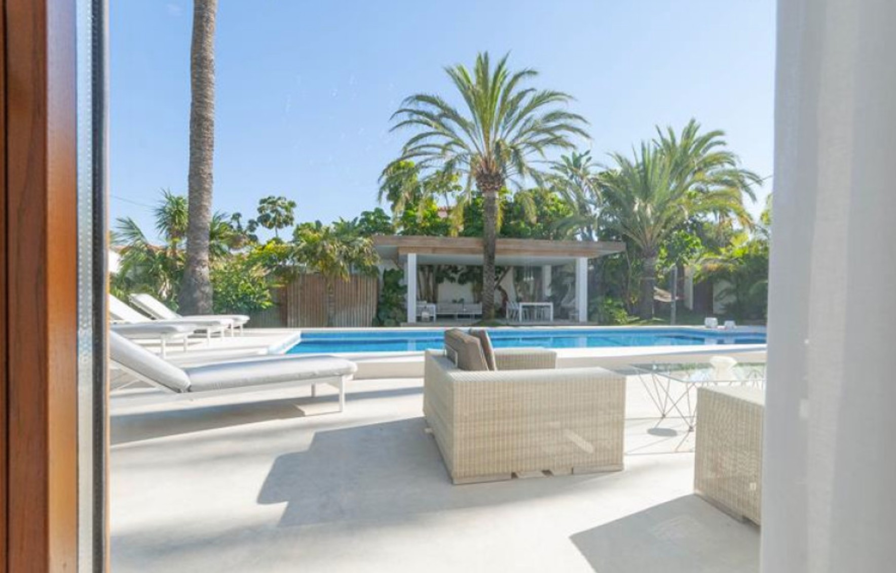 Mediterrane Villa mit tropischem Garten und privatem Pool