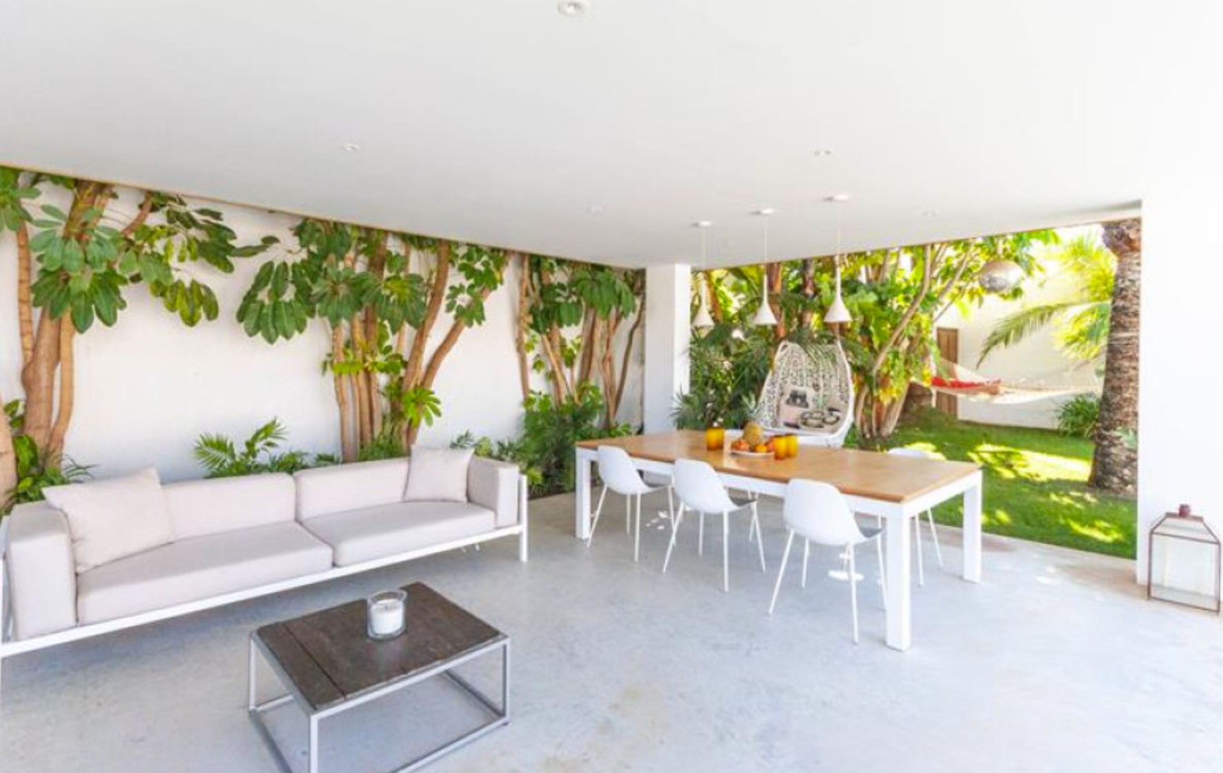 Mediterrane Villa mit tropischem Garten und privatem Pool