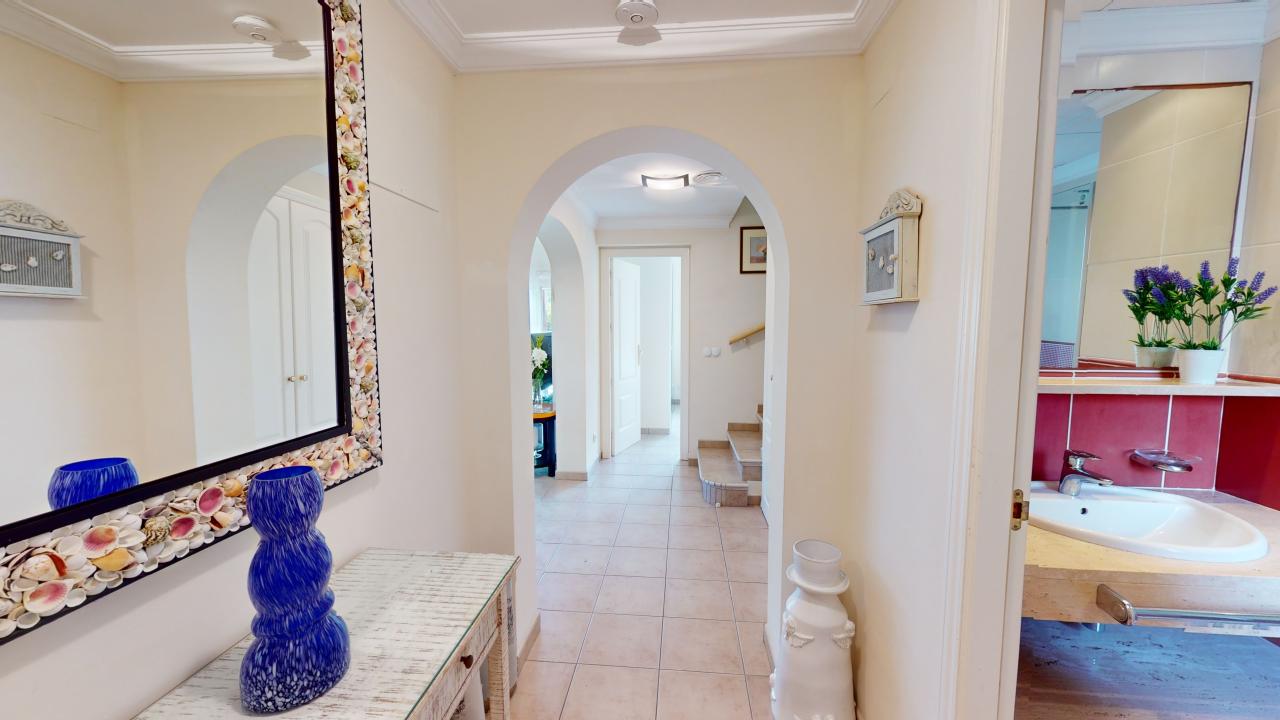 Prachtig herenhuis vlakbij het strand.