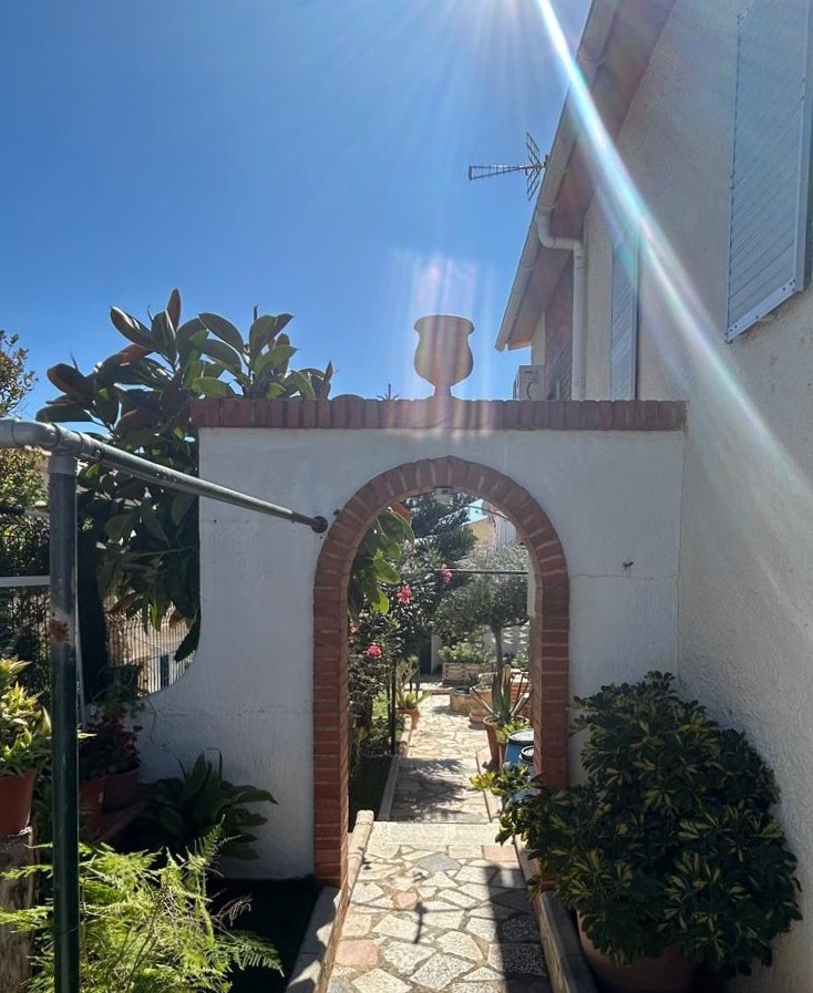 Vivienda Unifamiliar en La Nucia - Barranco Hondo - Distribuida en Dos Plantas