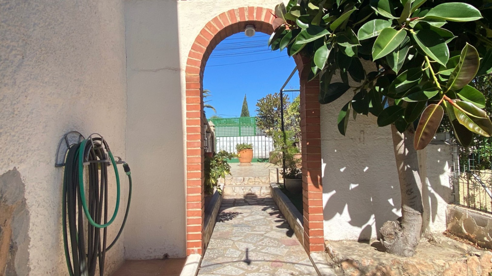 Vivienda Unifamiliar en La Nucia - Barranco Hondo - Distribuida en Dos Plantas