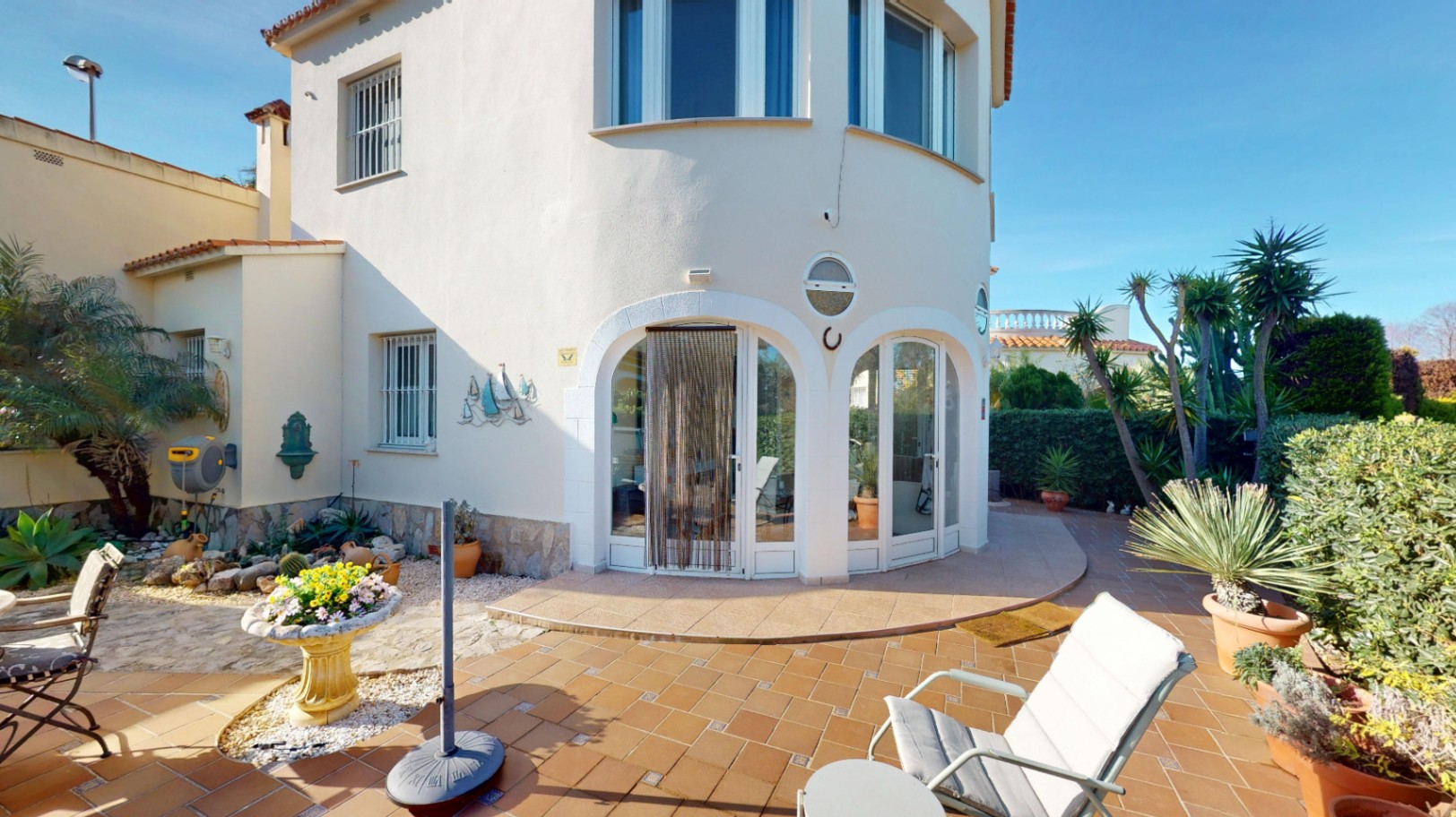 OLIVA326 - Encantadora Villa en Oliva Nova: Privacidad y Bienestar junto a Zona Verde