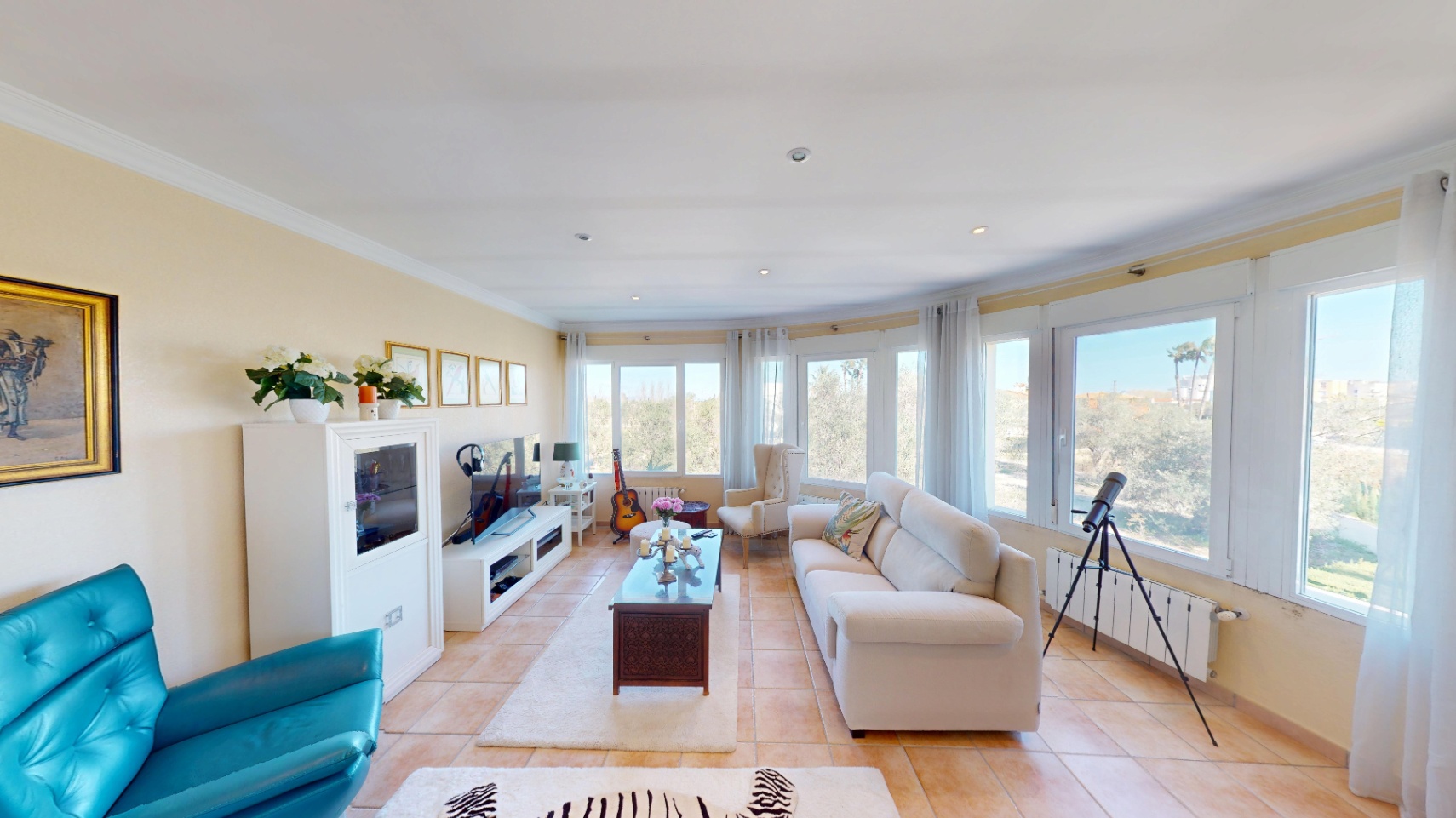 Encantadora Villa en Oliva Nova: Privacidad y Bienestar junto a Zona Verde