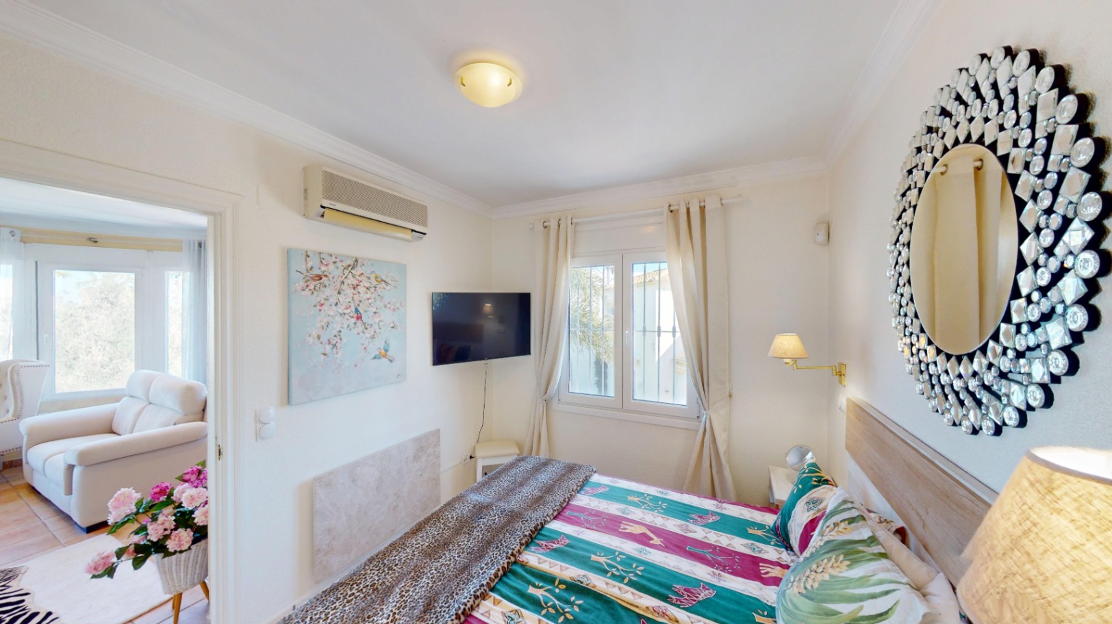 Encantadora Villa en Oliva Nova: Privacidad y Bienestar junto a Zona Verde