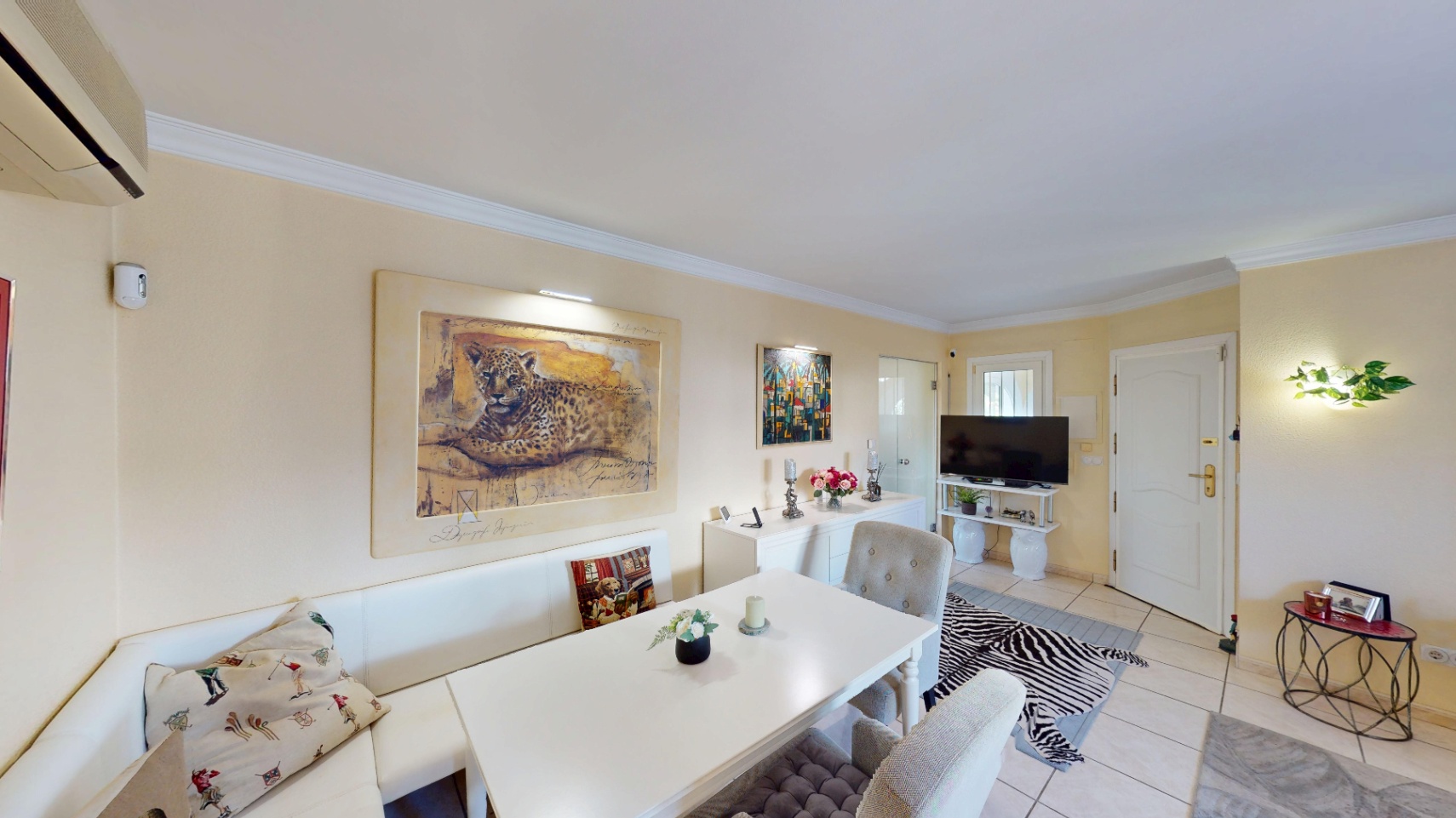 Encantadora Villa en Oliva Nova: Privacidad y Bienestar junto a Zona Verde