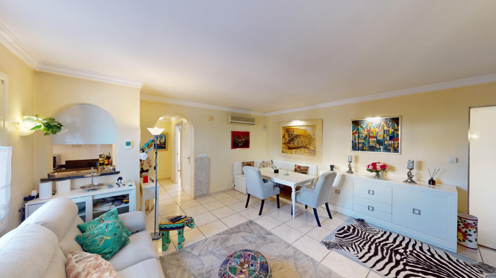 Encantadora Villa en Oliva Nova: Privacidad y Bienestar junto a Zona Verde