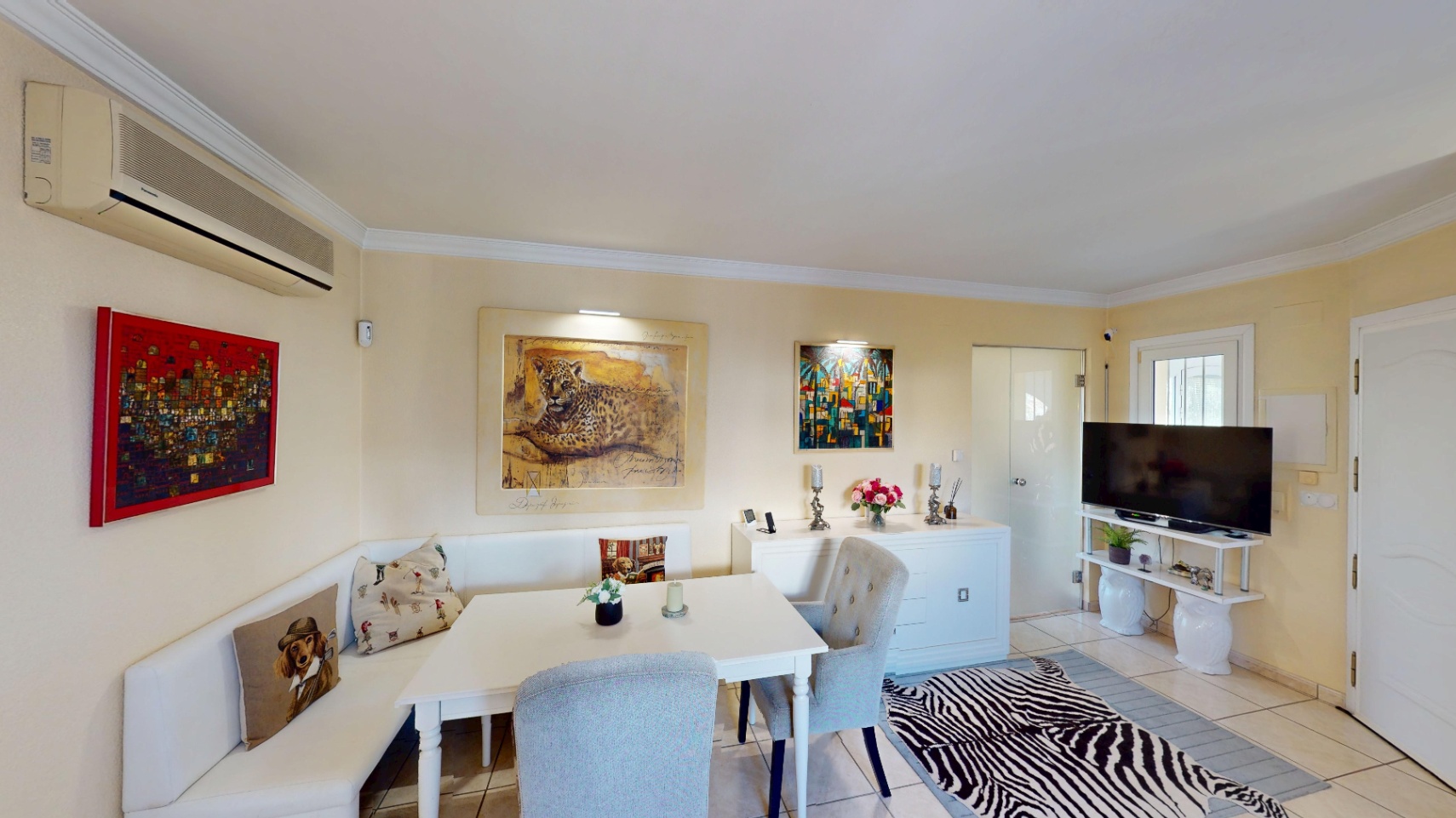 Encantadora Villa en Oliva Nova: Privacidad y Bienestar junto a Zona Verde