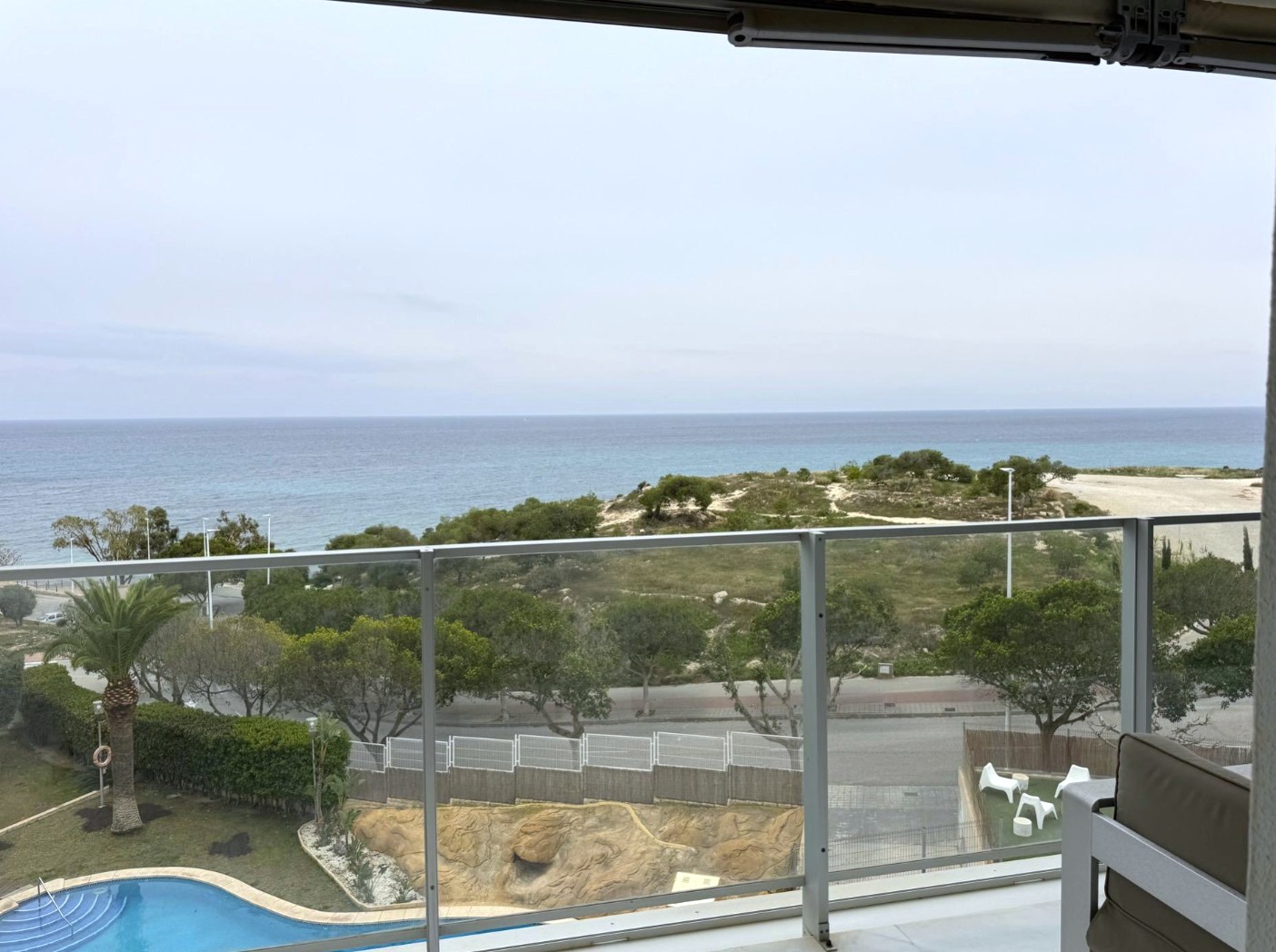 Impresionante apartamento en Primera Linea del Mar en Villajoyosa .
