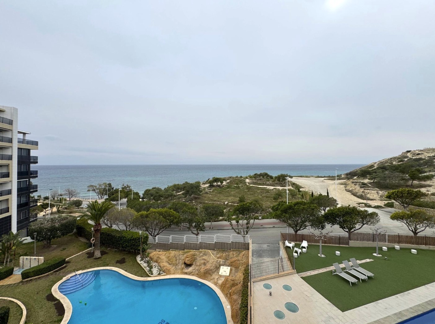 Impresionante apartamento en Primera Linea del Mar en Villajoyosa .