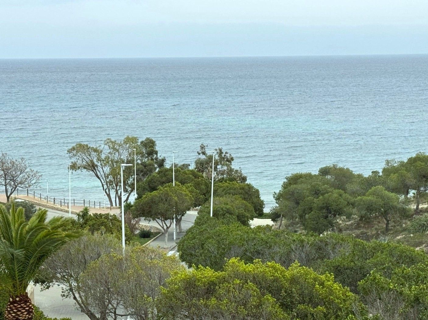Impresionante apartamento en Primera Linea del Mar en Villajoyosa .