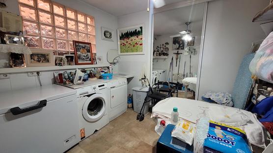 GRAN CHALET EN UNA PLANTA  CON 5 DORMITORIOS .