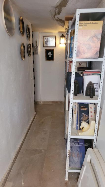 GRAN CHALET EN UNA PLANTA  CON 5 DORMITORIOS .