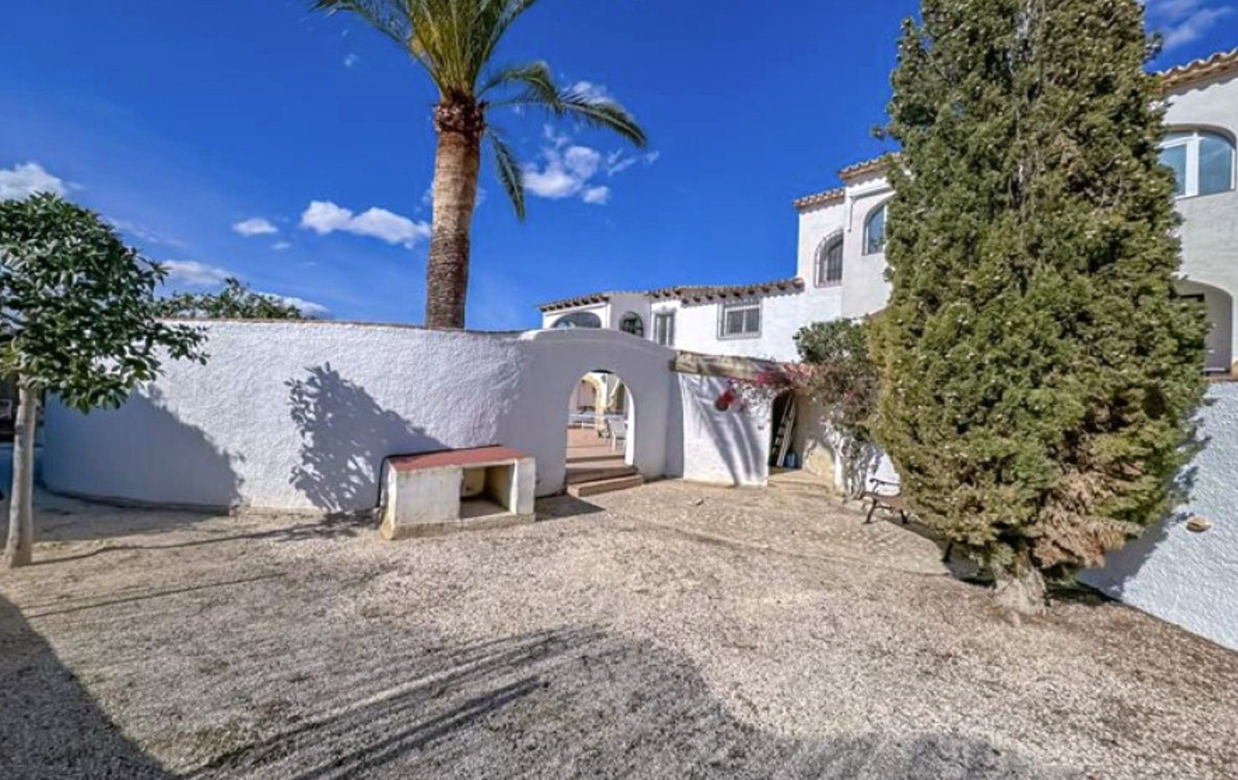Villa met 6 slaapkamers en een privézwembad dicht bij het strand en winkels in Calpe
