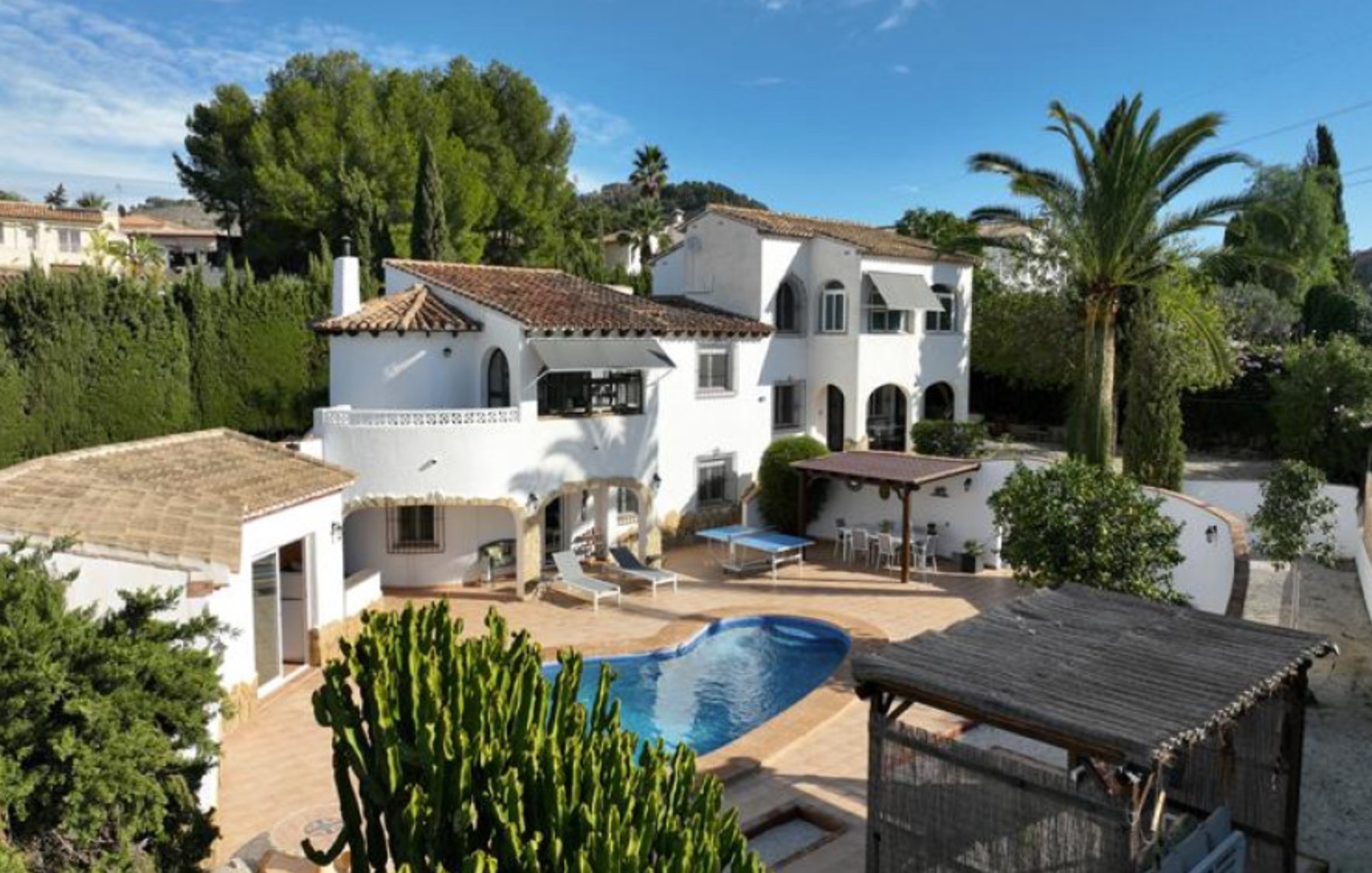 Villa met 6 slaapkamers en een privézwembad dicht bij het strand en winkels in Calpe