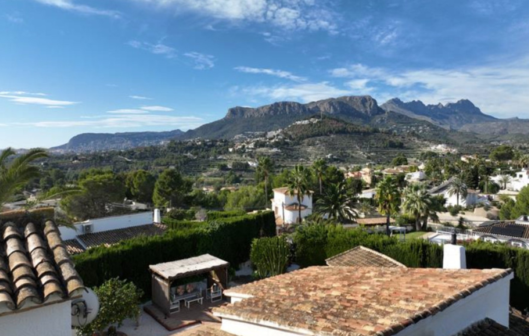 Villa met 6 slaapkamers en een privézwembad dicht bij het strand en winkels in Calpe