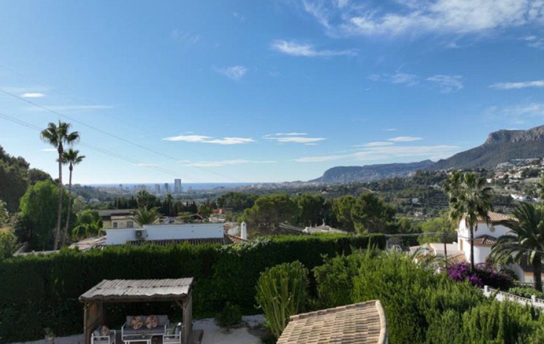 Villa met 6 slaapkamers en een privézwembad dicht bij het strand en winkels in Calpe