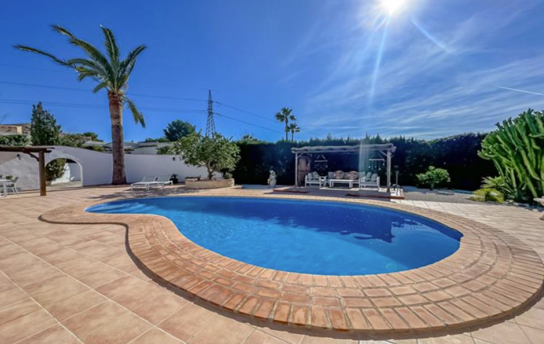 Villa met 6 slaapkamers en een privézwembad dicht bij het strand en winkels in Calpe