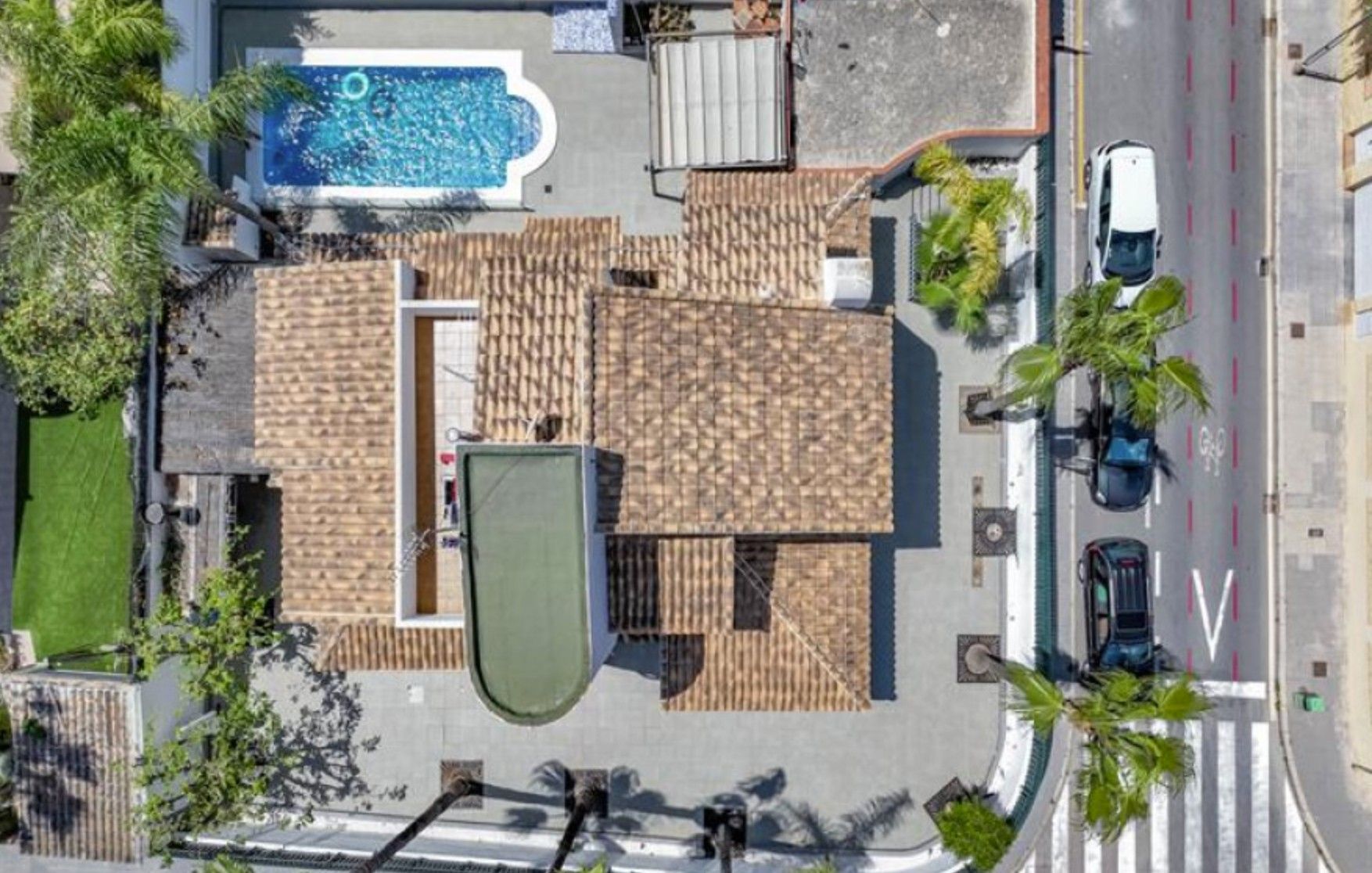 Villa en Benidorm con 6 Habitaciones .