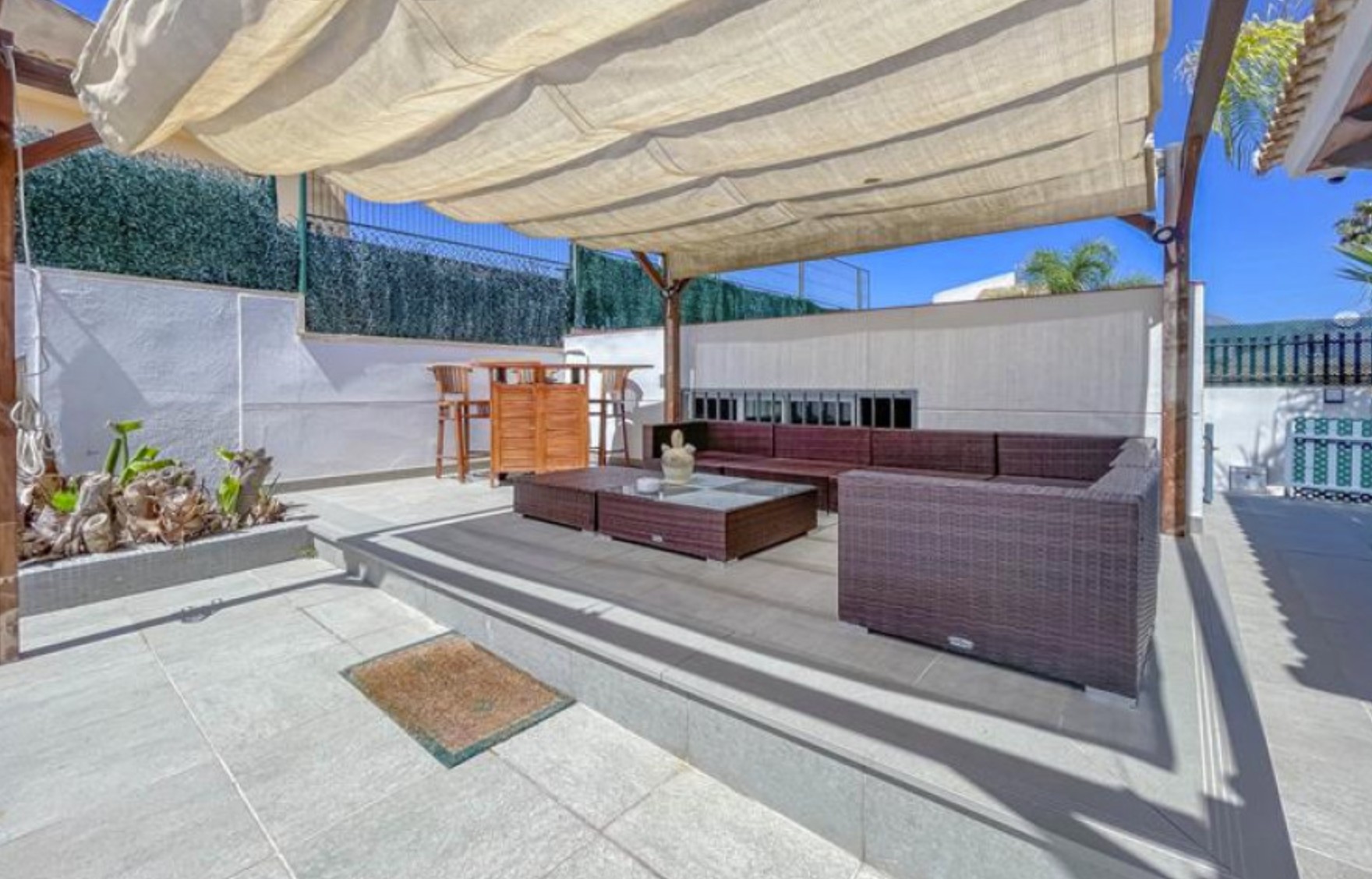 Villa en Benidorm con 6 Habitaciones .