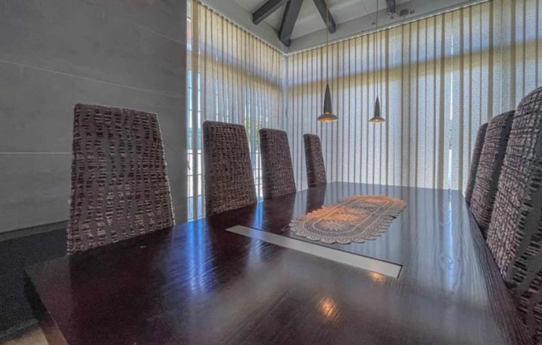 Villa en Benidorm con 6 Habitaciones .
