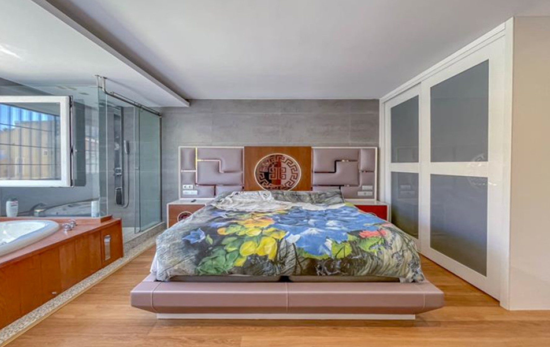 Villa en Benidorm con 6 Habitaciones .