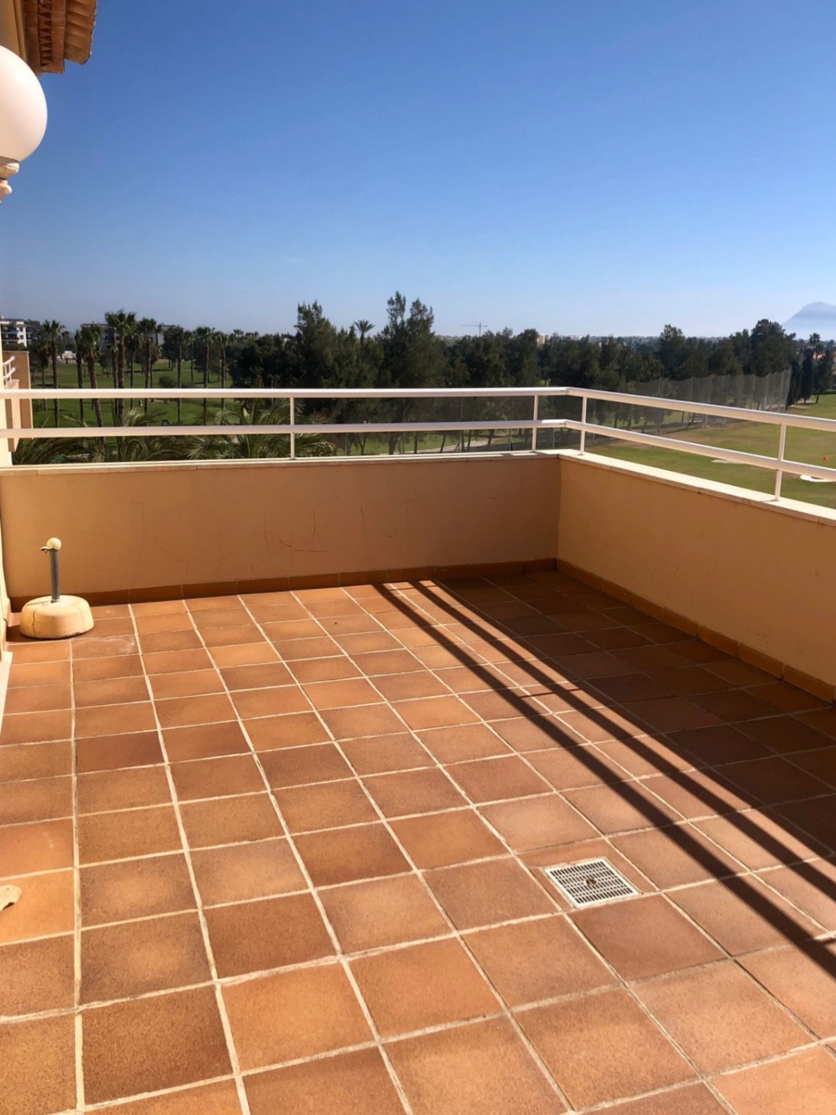 Penthouse met 2 slaapkamers gelegen in de residentie Golf en Mar 1000.