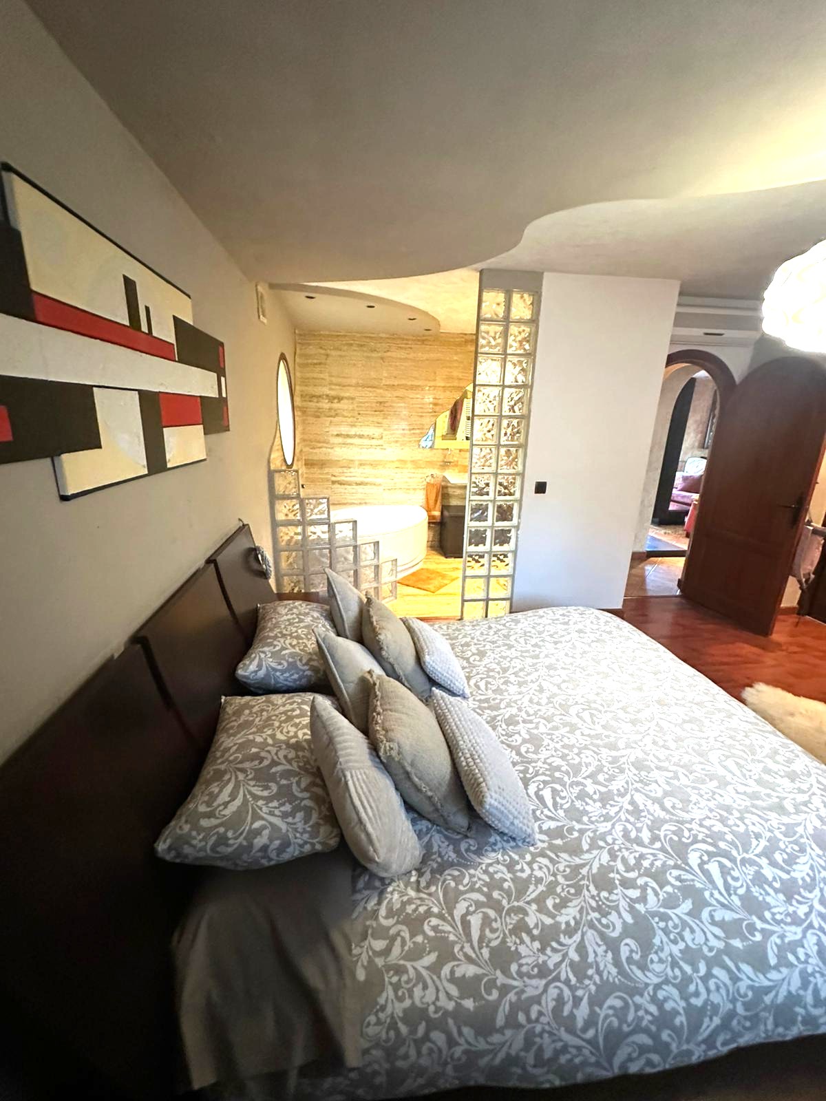 Preciosa casa con enorme parcela en Polop .